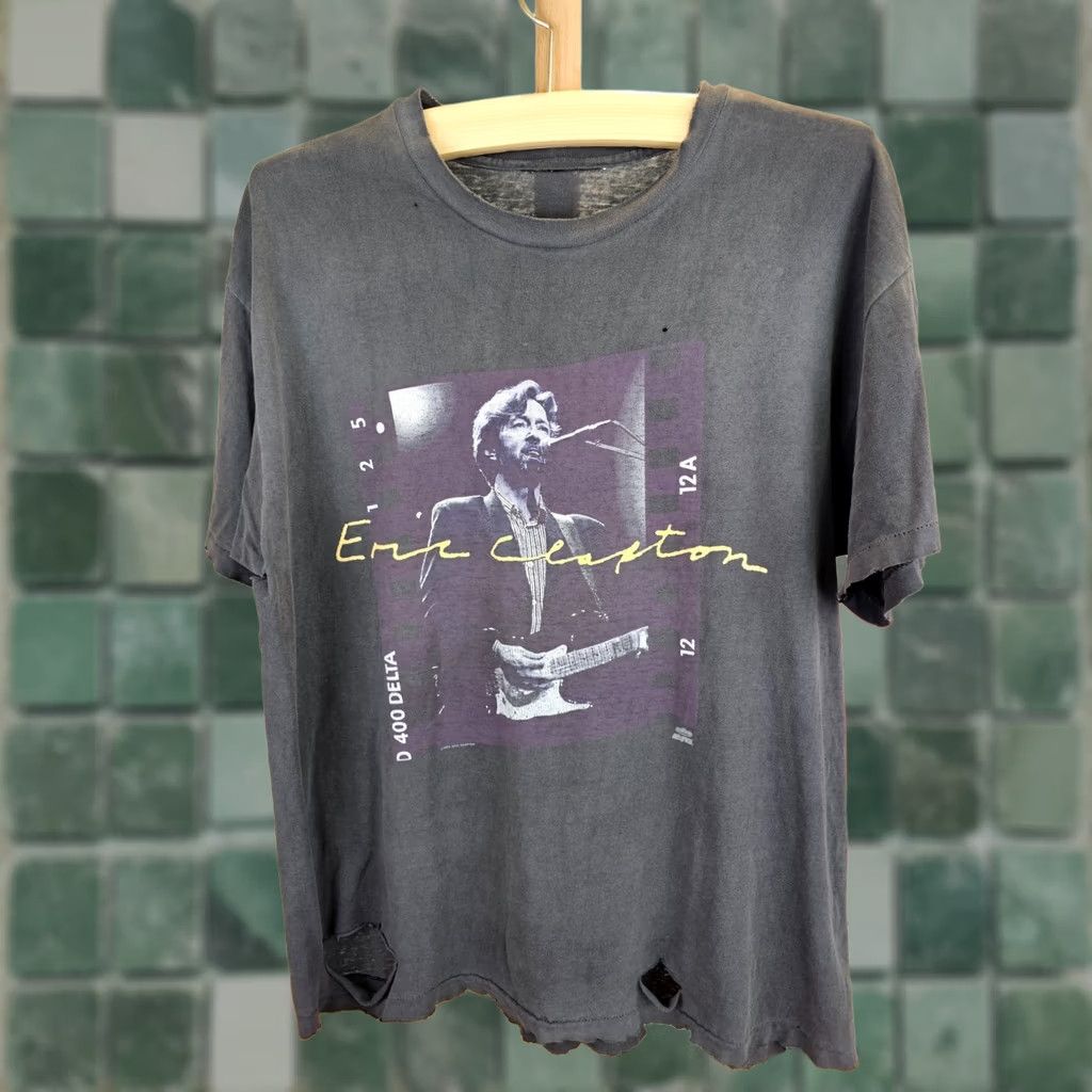 Vintage VINTAGE ERIC CLAPTON 91' T-SHIRT L BLACK SUN FADED TRASHED DISTRESSED JVC PRESENT Mens Size US L / EU 52-54 / 3 - 1 Thumbnail