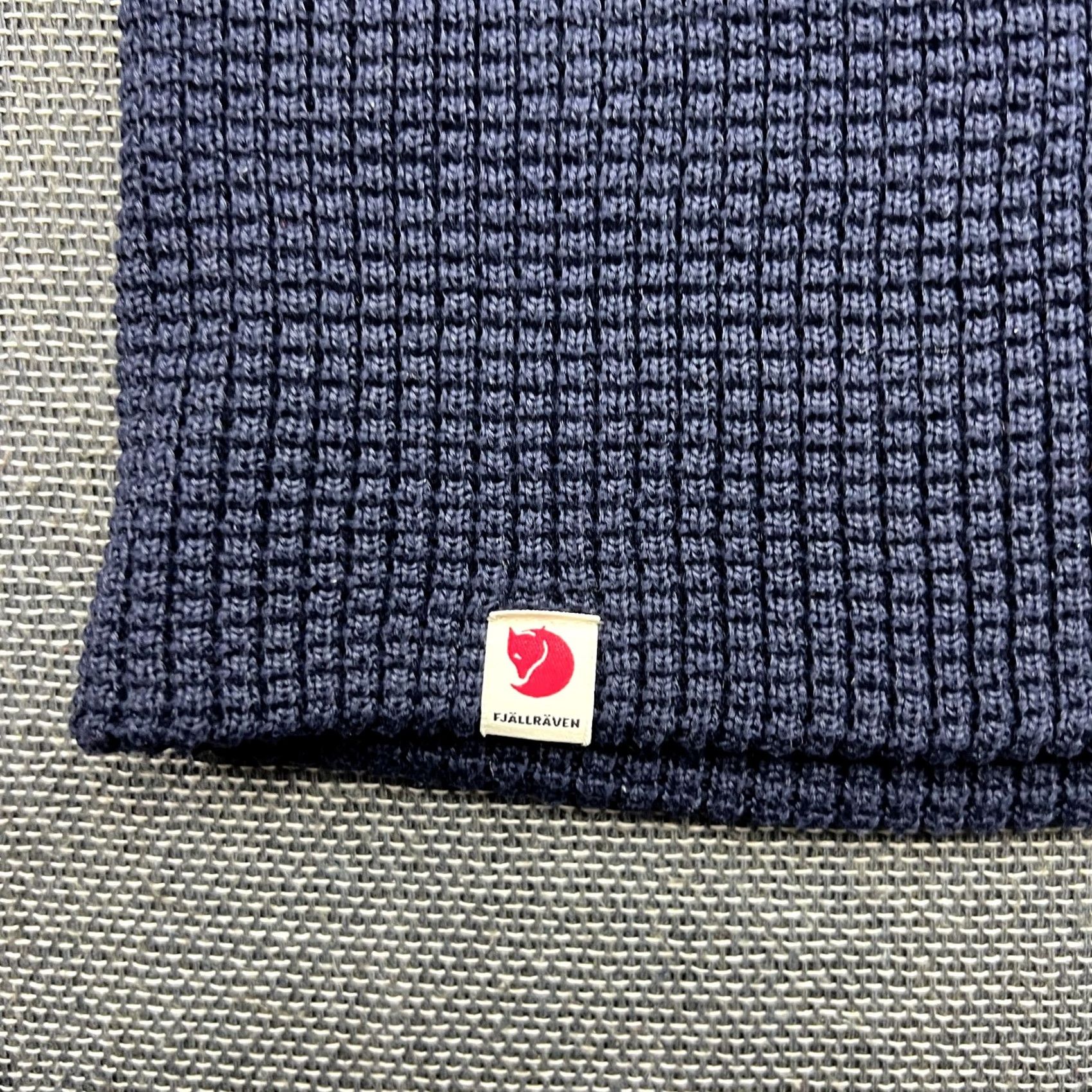 Vintage Fjallraven Tab Beanie Hat One Size OSFA Navy 84767 Unisex Adults Beanie Navy OSFA Fjallraven Tab Beanie Hat Navy 84767 Size ONE SIZE - 2 Thumbnail