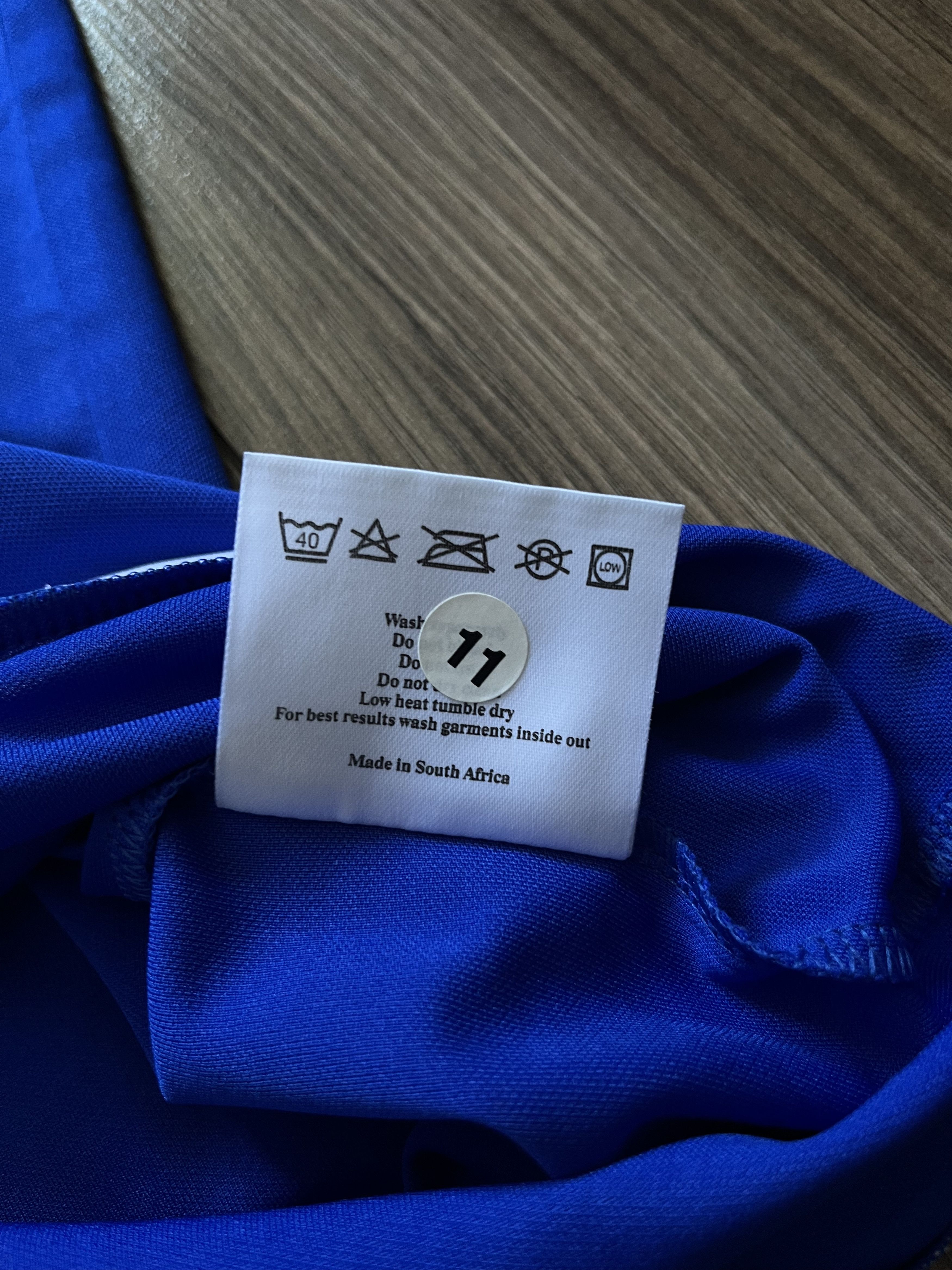 Vintage Ipswich Town 2005-2007 Home Long Sleeve Soccer Jesrsey Size US XL / EU 56 / 4 - 14 Thumbnail