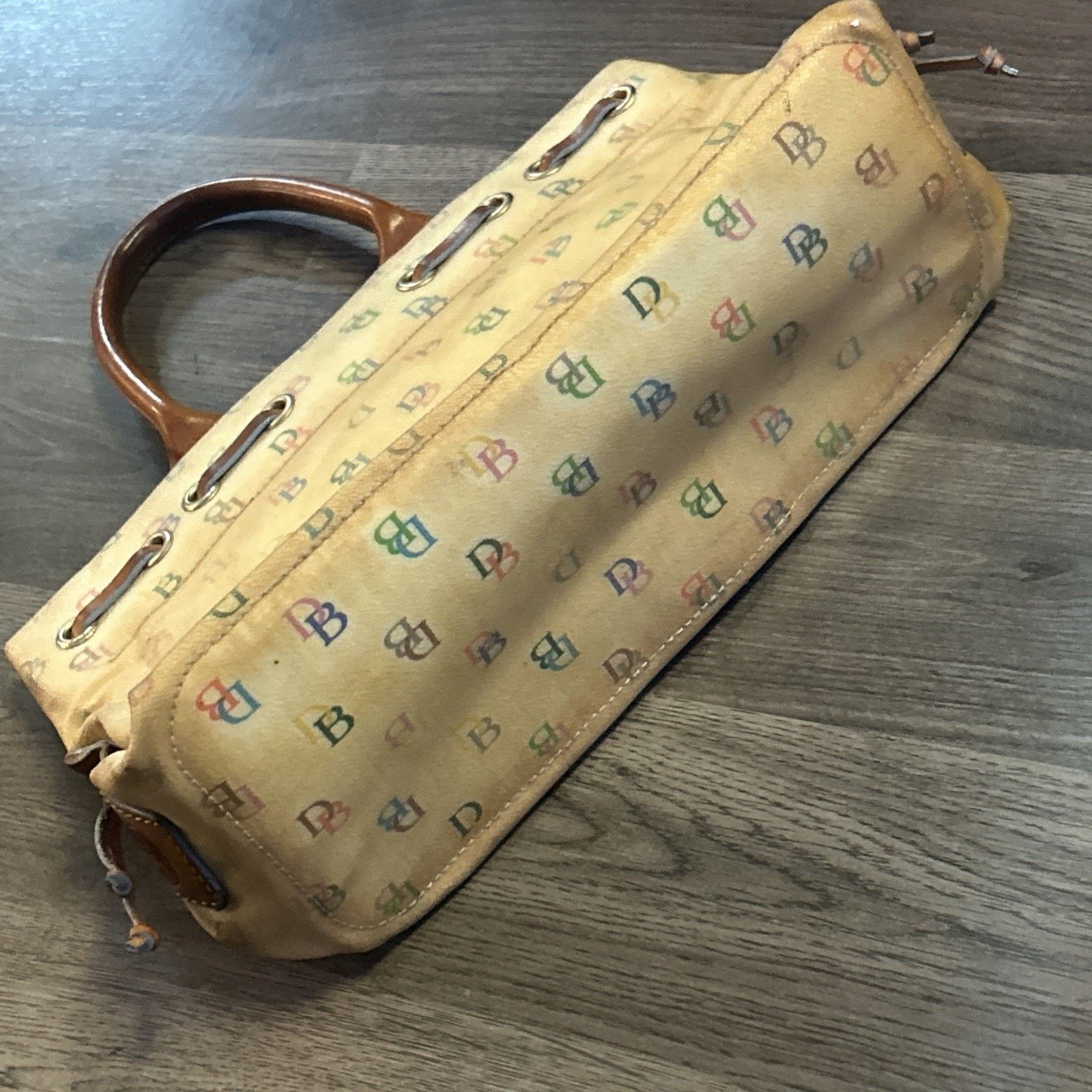 Dooney & Bourke Dooney & Bourke Pale Yellow& Tan Vinyl Handbag Purse Leather Size ONE SIZE - 17 Thumbnail