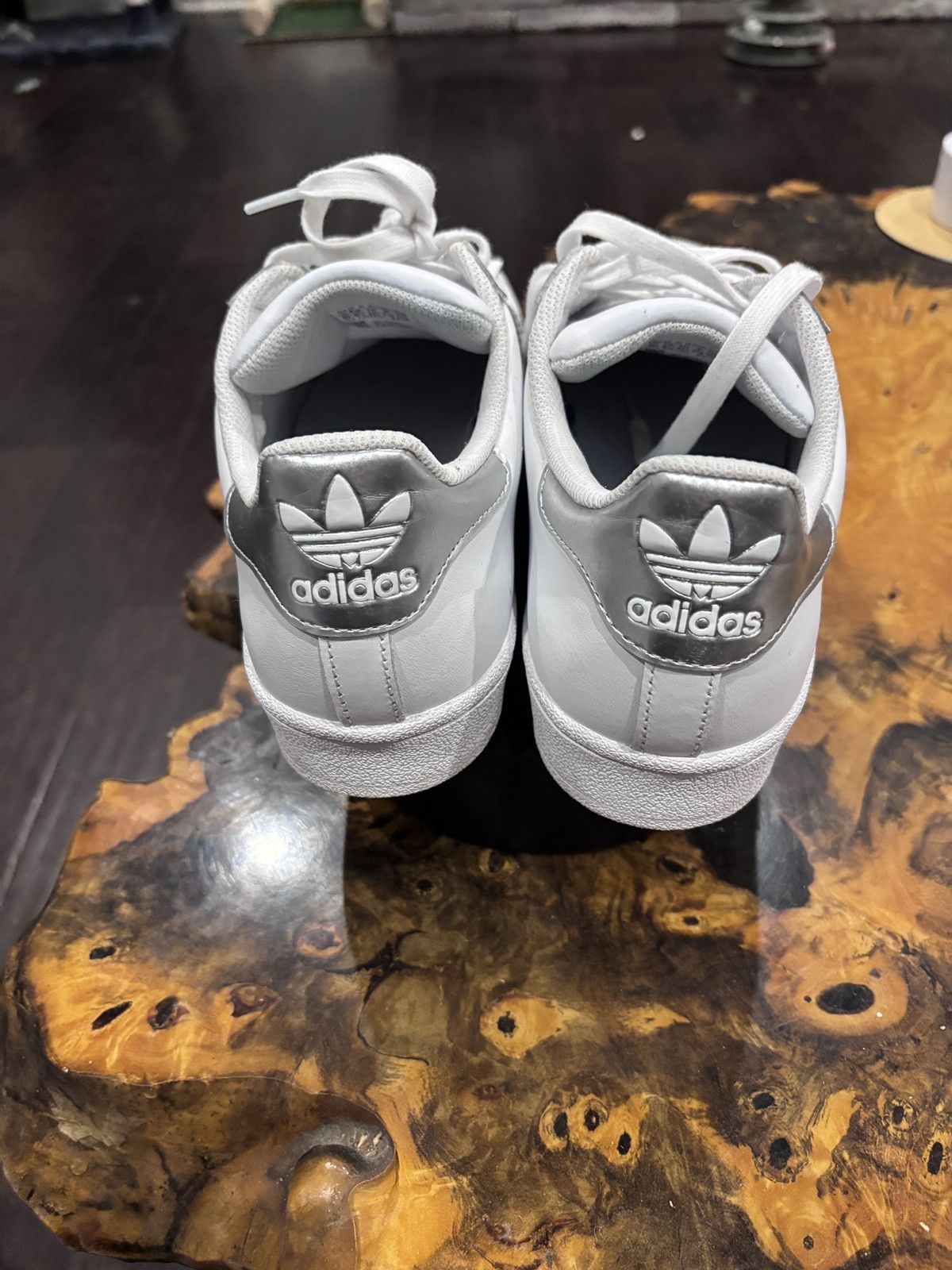 Adidas Adidas Superstar White/Silver MINT Cond. Size 10 Womans Size US 10 / IT 40 - 2 Thumbnail