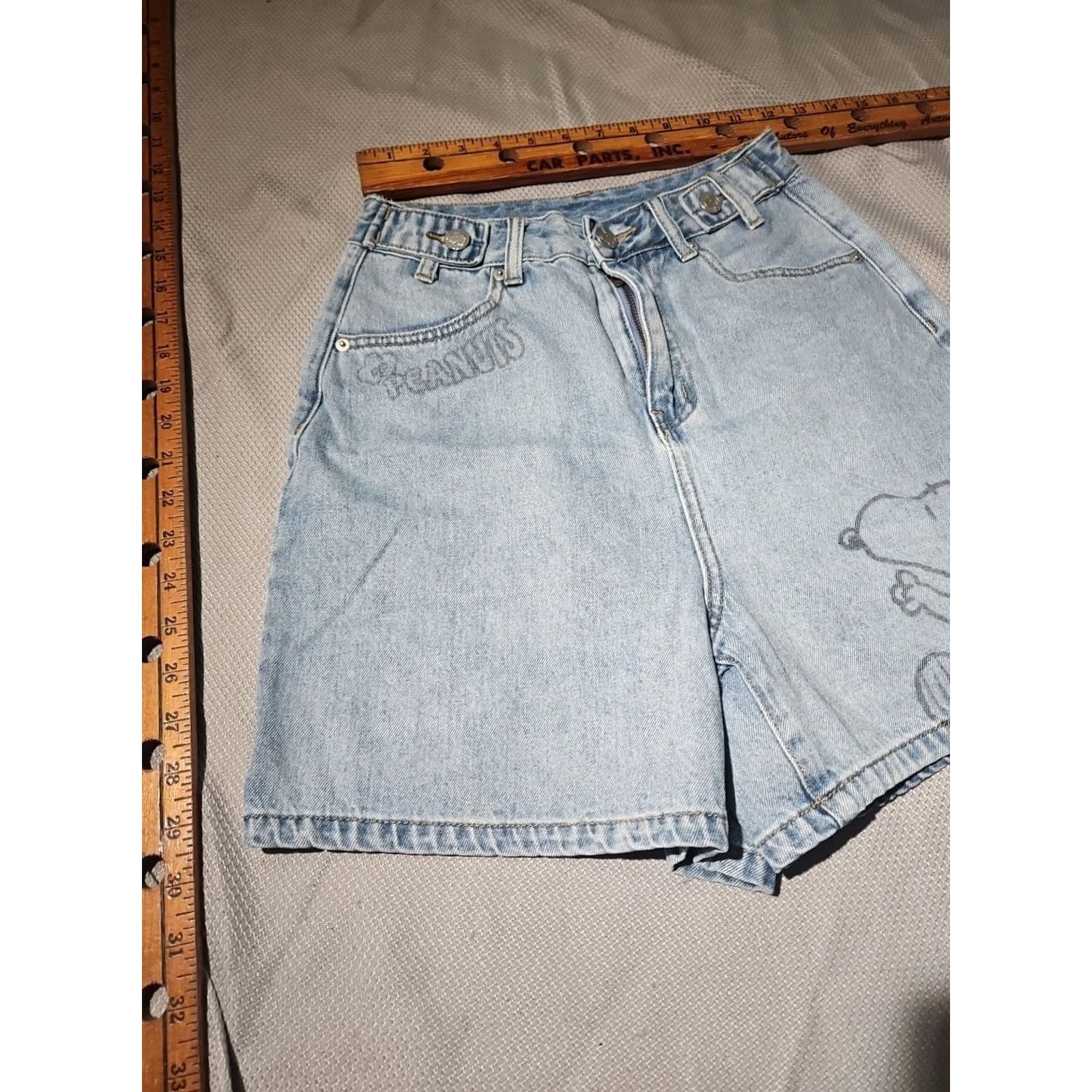 Peanuts Ledin Peanuts Shorts Womens Medium Blue Denim Snoopy Graphic Print Casual Pants Size 32" / US 10 / IT 46 - 3 Thumbnail