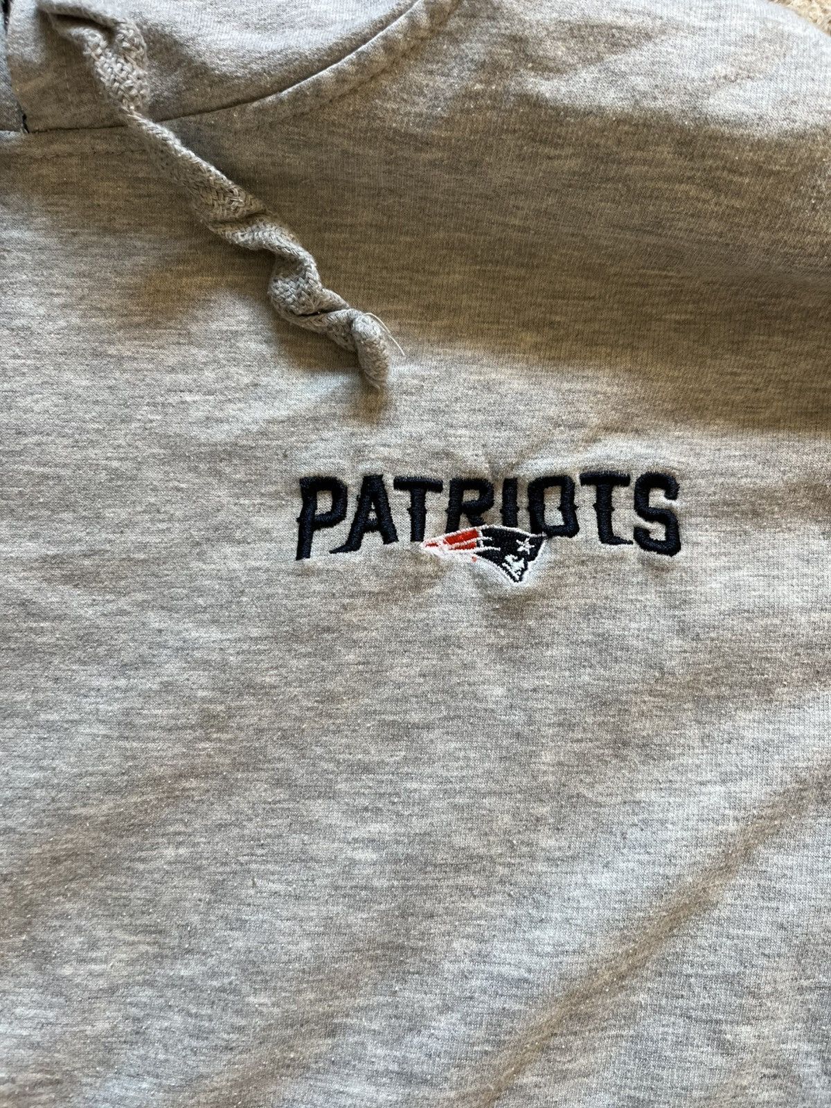 Dunbrooke Sports Illustrated NE Patriots Light Grey Hoodie Youth Large Size US L / EU 52-54 / 3 - 2 Thumbnail