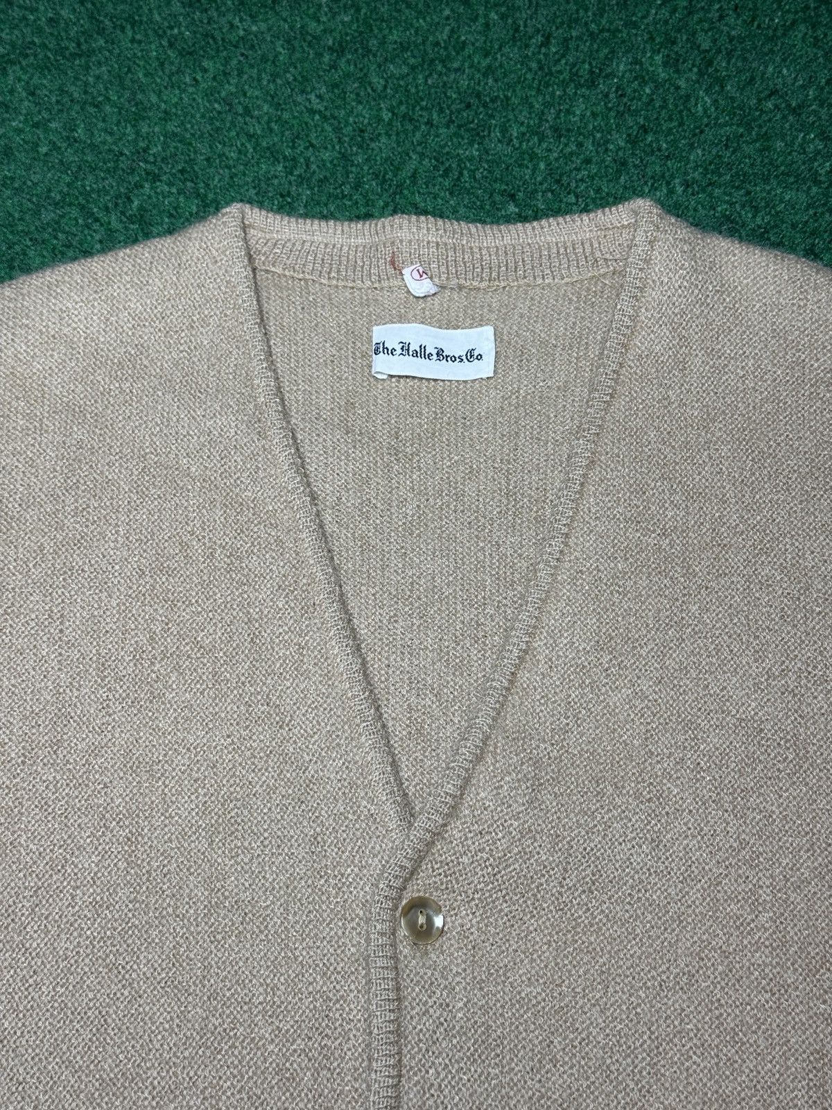 Vintage Halle Bros Co True Vintage 50s 60s Mohair Wool Tan Cardigan Size US M / EU 48-50 / 2 - 2 Thumbnail