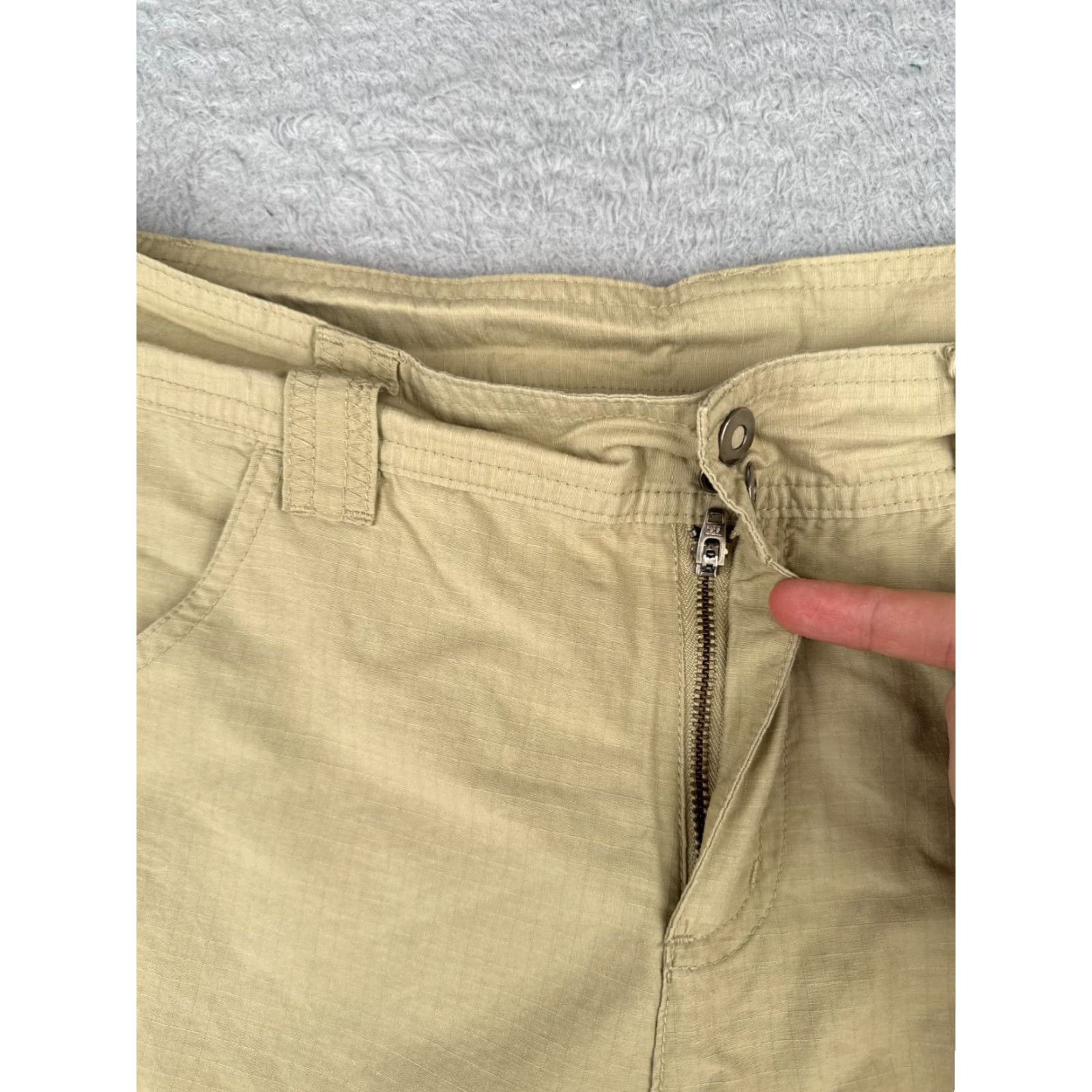 Vintage VINTAGE Columbia Cargo Shorts Women 12 Beige Activewear Casual Hiking Cotton Nylon Stretch 90s Girls Size 34" / US 12 / IT 48 - 6 Thumbnail