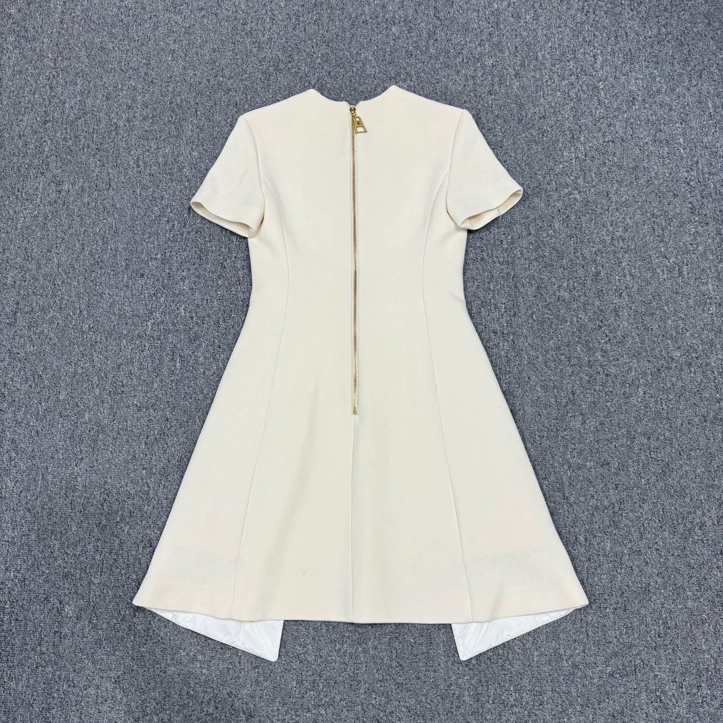 Louis Vuitton Louis Vuitton LV White Monogram Mini Dress 36 Size XS / US 0-2 / IT 36-38 - 2 Thumbnail