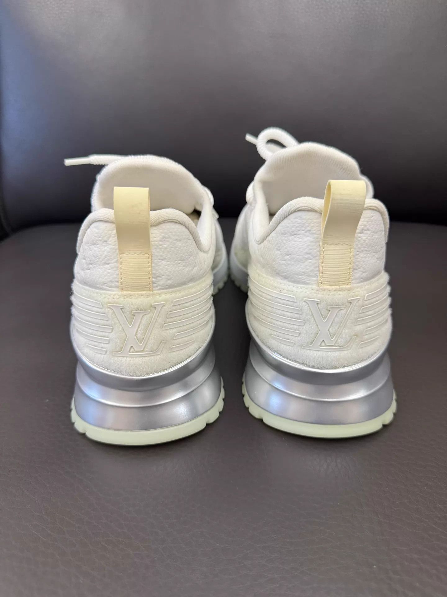 Louis Vuitton LV RUN AWAY vnr Sneaker 41 Size US 8 / EU 41 - 5 Thumbnail