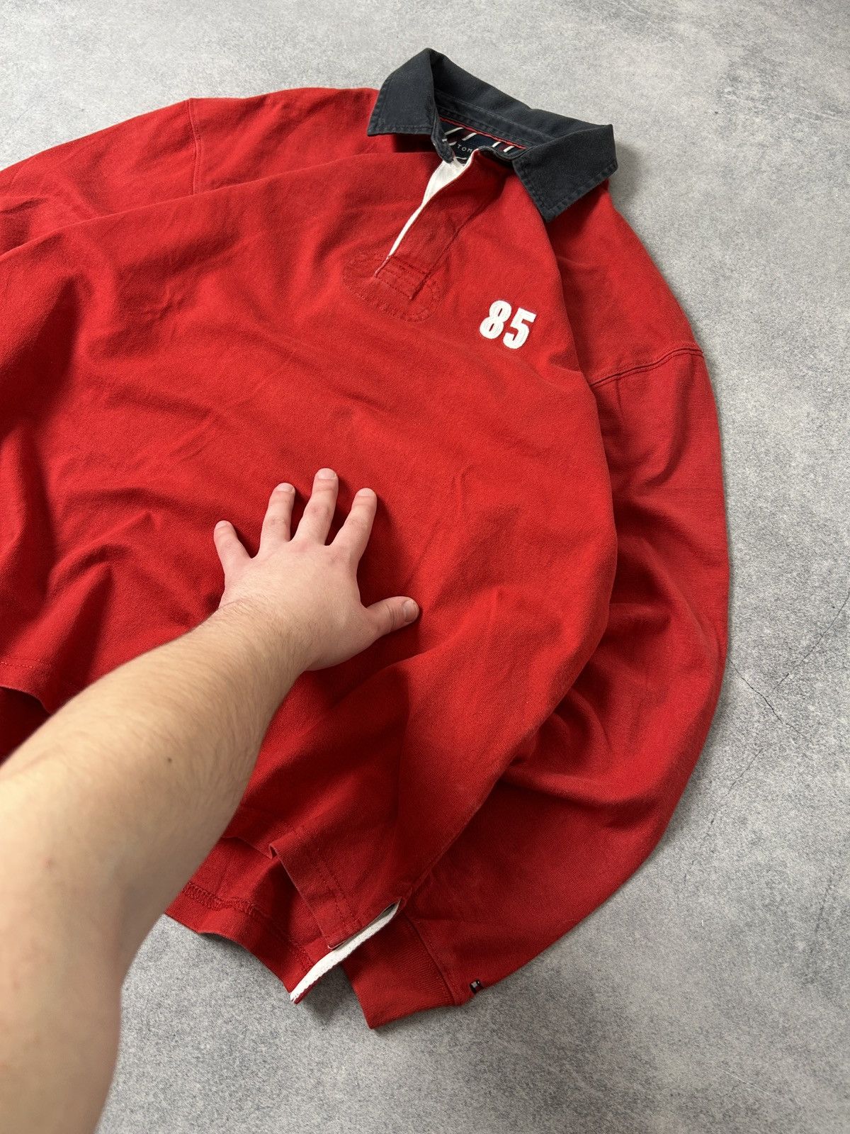 Tommy Jeans Vintage Tommy Hilfiger big logo Rugby jersey mens red Size US XL / EU 56 / 4 - 4 Thumbnail