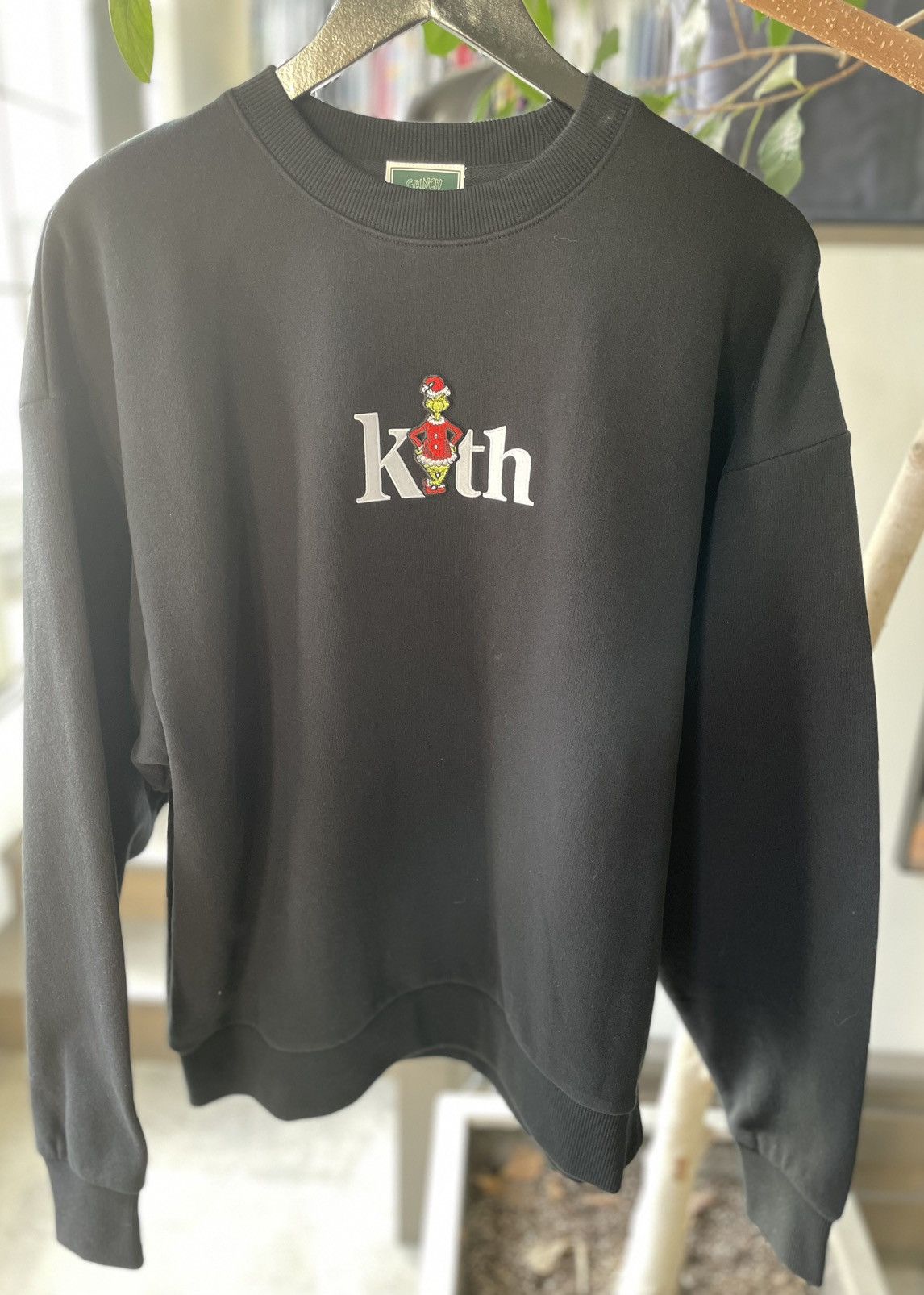 Kith Kith X Grinch Serif Nelson Crewneck Size US M / EU 48-50 / 2 - 3 Thumbnail