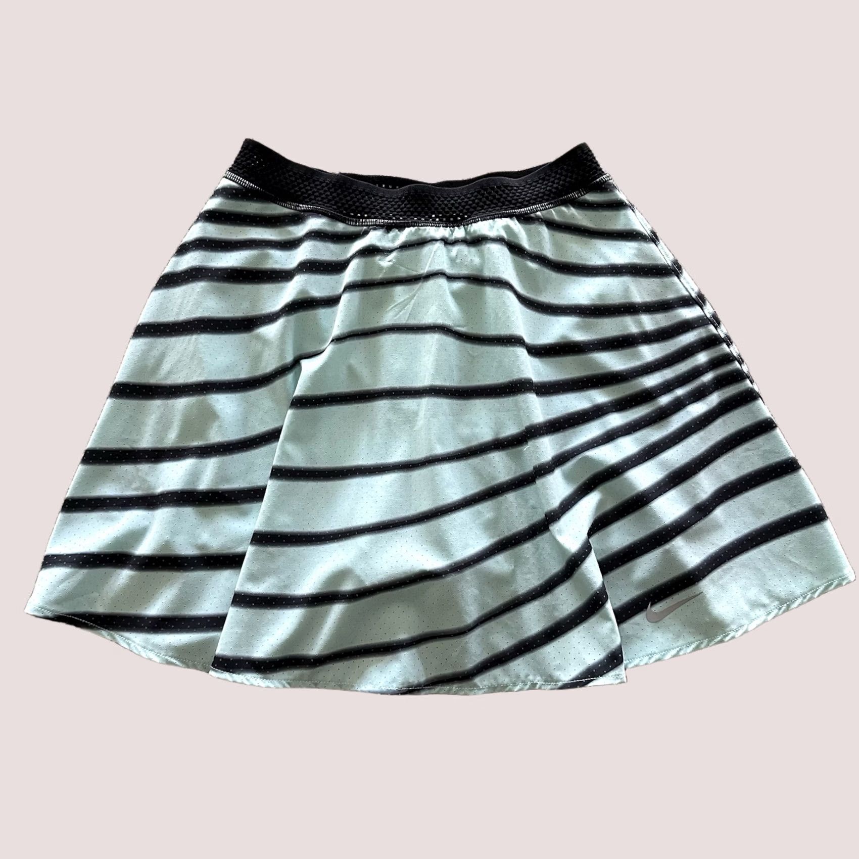 Nike Nike Tennis Skirt Womens M Maria Sharapova Premier Dri Fit Pickleball Skort 16” Blue Striped Athletic Golf Tennis Skort Womens M Nike Size 32" / US 10 / IT 46 - 1 Thumbnail