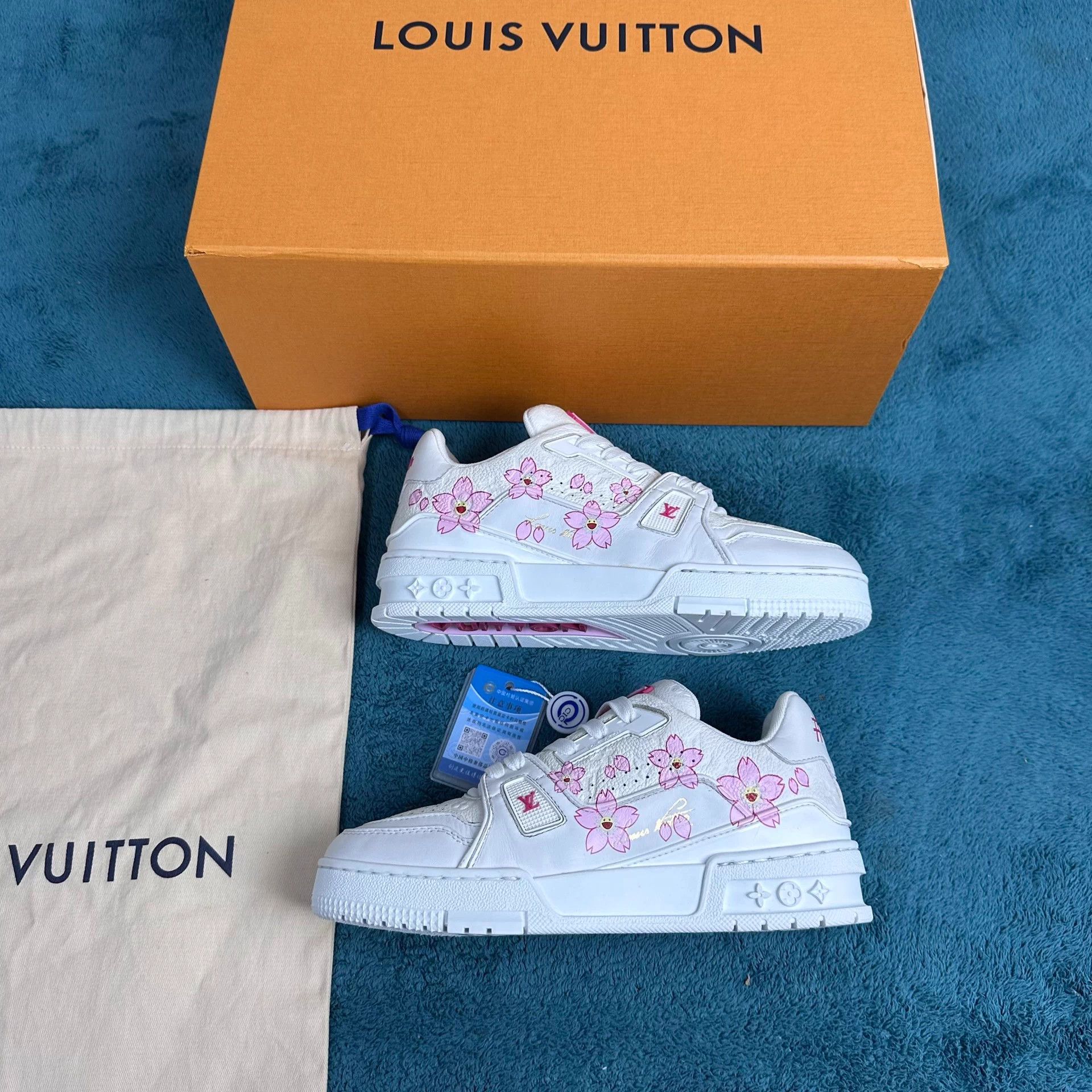Louis Vuitton LV x Takashi Murakami Cherry Blossom Low-Top Trainer White Size US 5 / IT 35 - 2 Thumbnail
