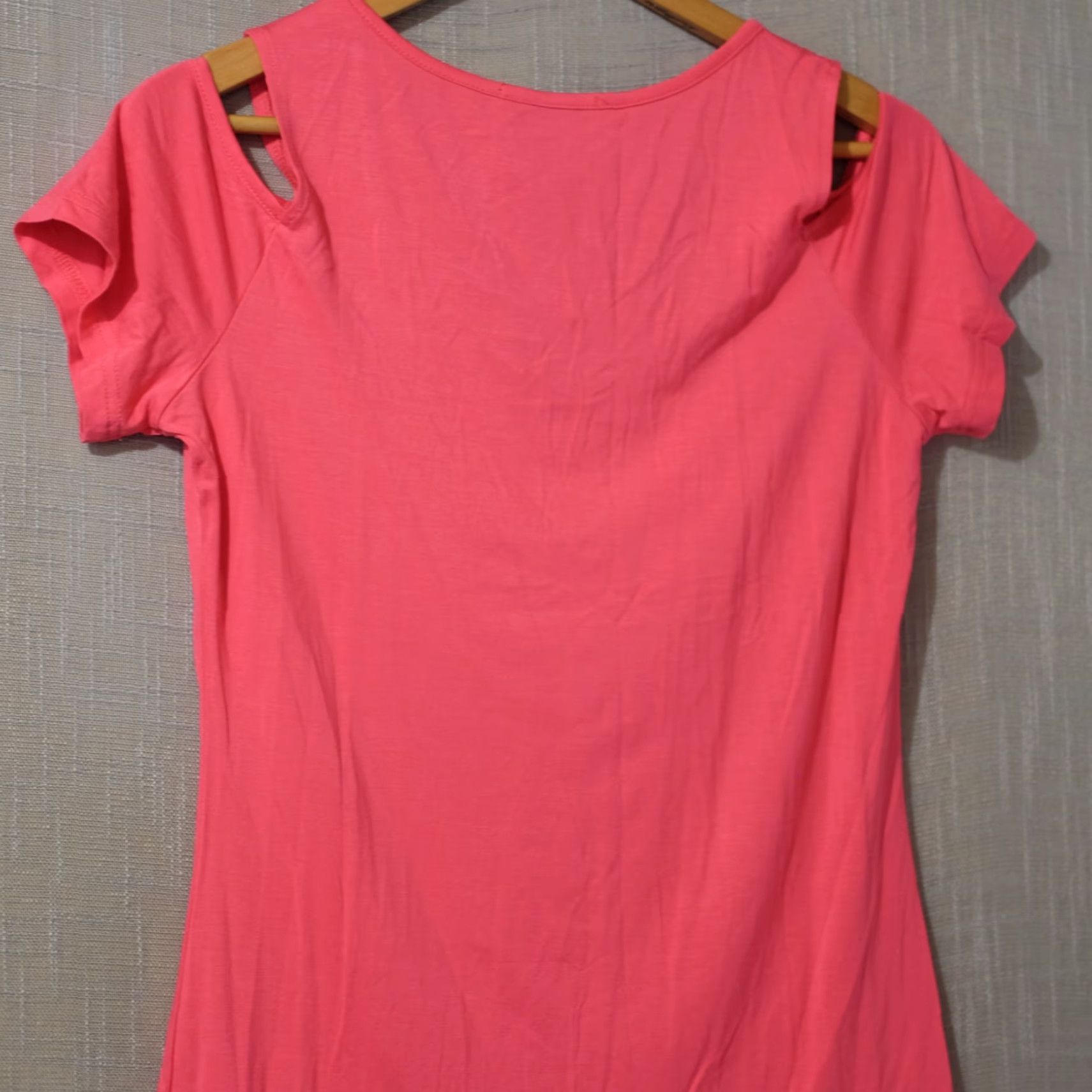 Pinko Herlollychips T-Shirt Womens L Hot Pink V-Neck Cold Shoulder Short Sleeve Nwot! Size 36" / US 14 / IT 50 - 6 Thumbnail