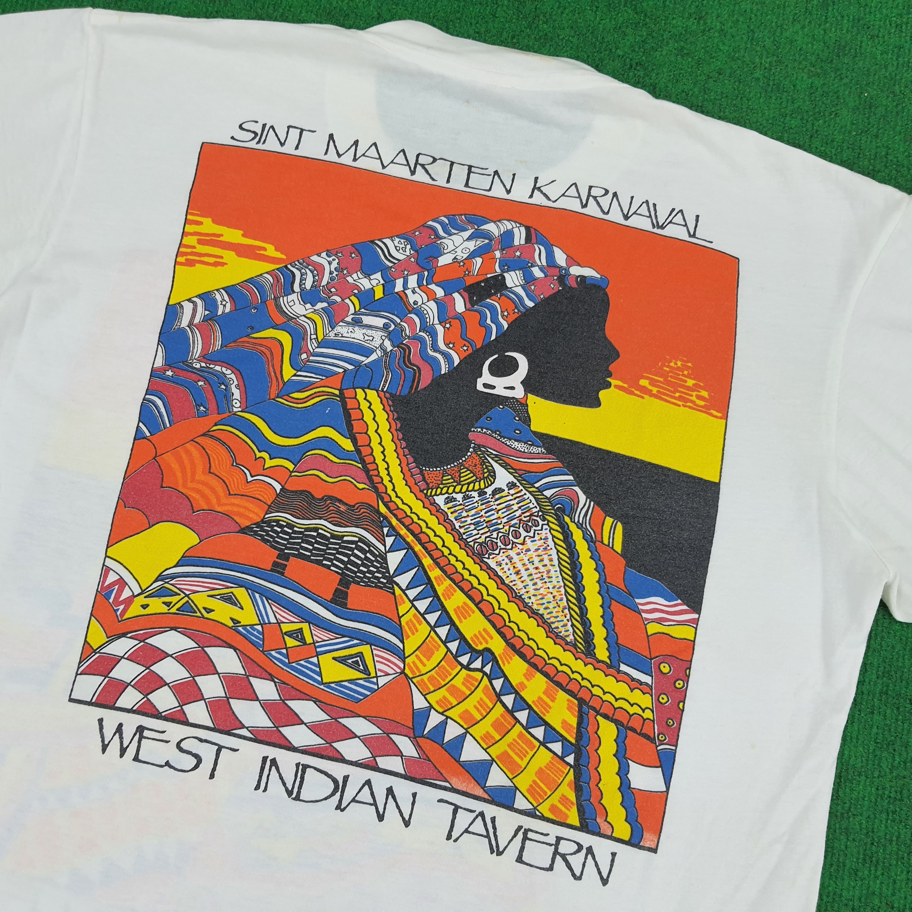 Vintage Vintage Guavaberry Sint Maarten Art T-shirt Size US L / EU 52-54 / 3 - 4 Thumbnail