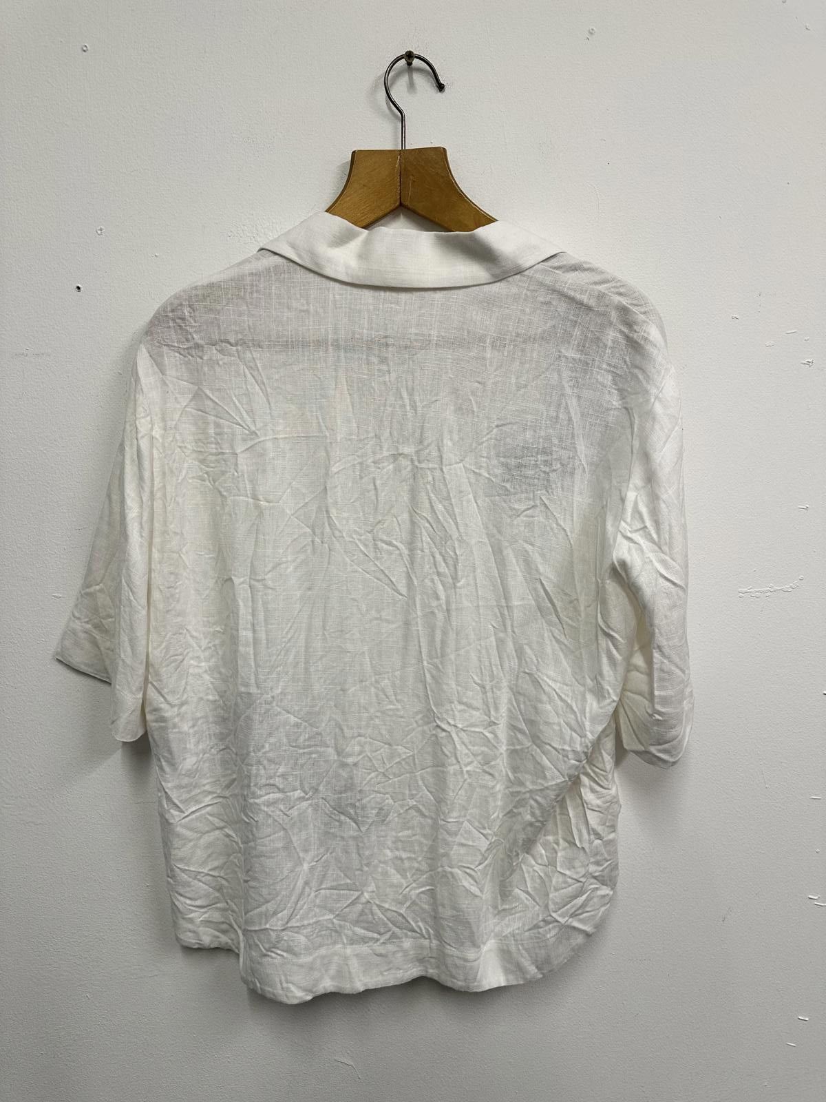 Zara Zara White Linen Blend Shirt with Black Floral Embroidery, M Size S / US 4 / IT 40 - 3 Thumbnail