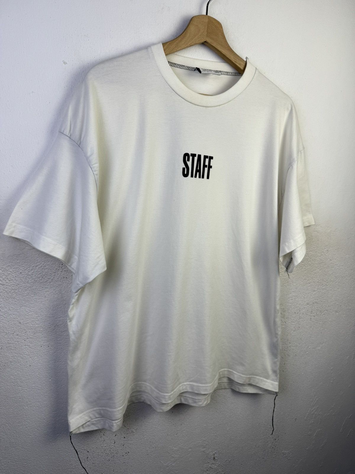 Vetements Vetements Staff White T-shirt 2017 Oversized Tee Size US S / EU 44-46 / 1 - 2 Thumbnail