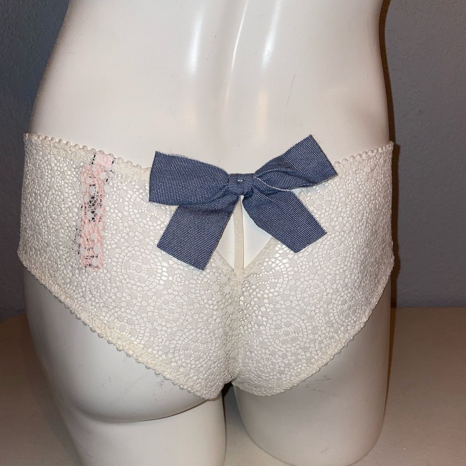 Victoria's Secret Victoria’s Secret Cheeky Panty Lace Panty Denim Bow Back Size ONE SIZE - 7 Thumbnail