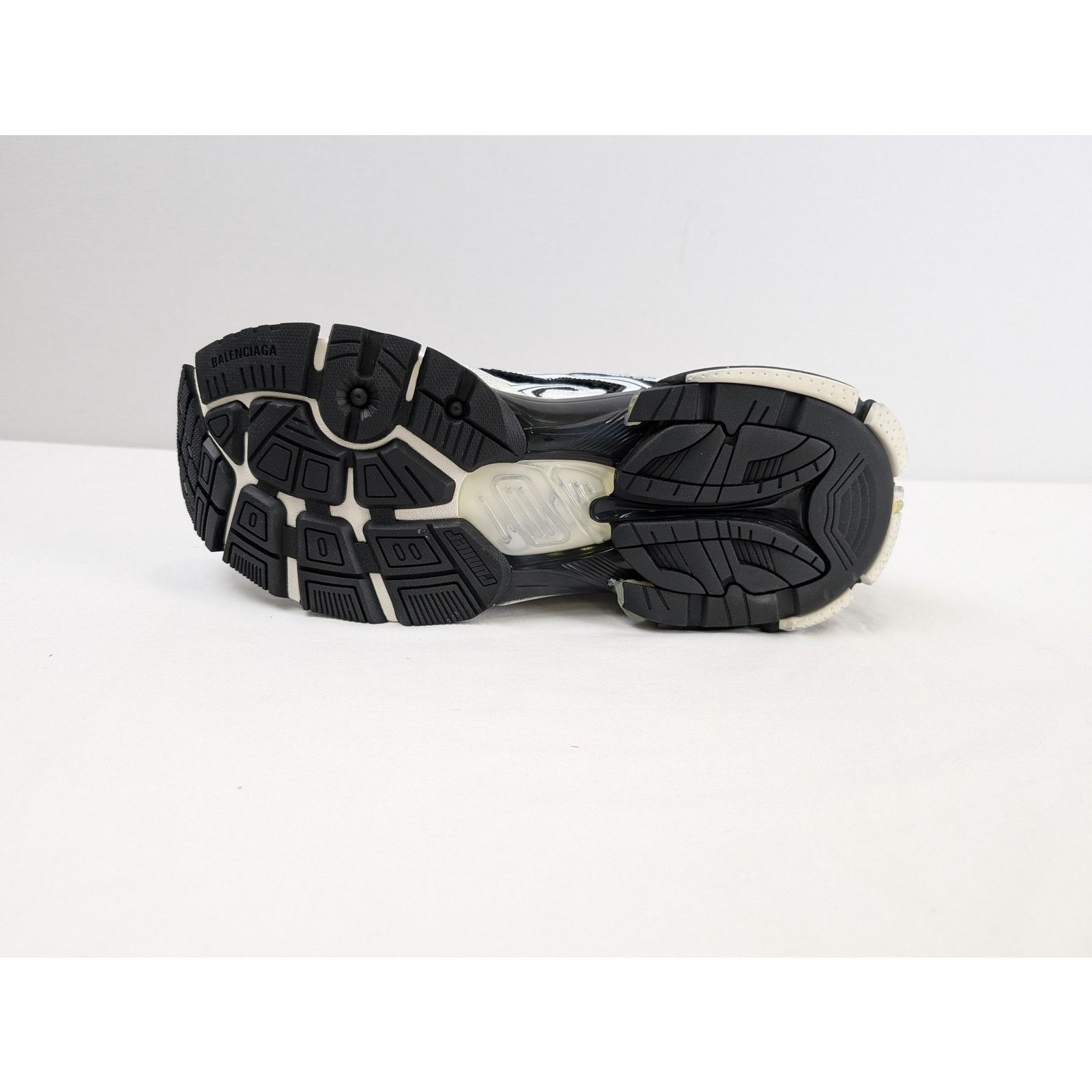 Balenciaga o1rshd1 Mesh Rubber Runner Sneakers in White/Black Size US 13 / EU 46 - 8 Thumbnail