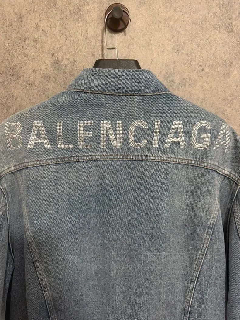 Balenciaga Balenciaga Light Wash Denim Jacket. Size US M / EU 48-50 / 2 - 2 Thumbnail