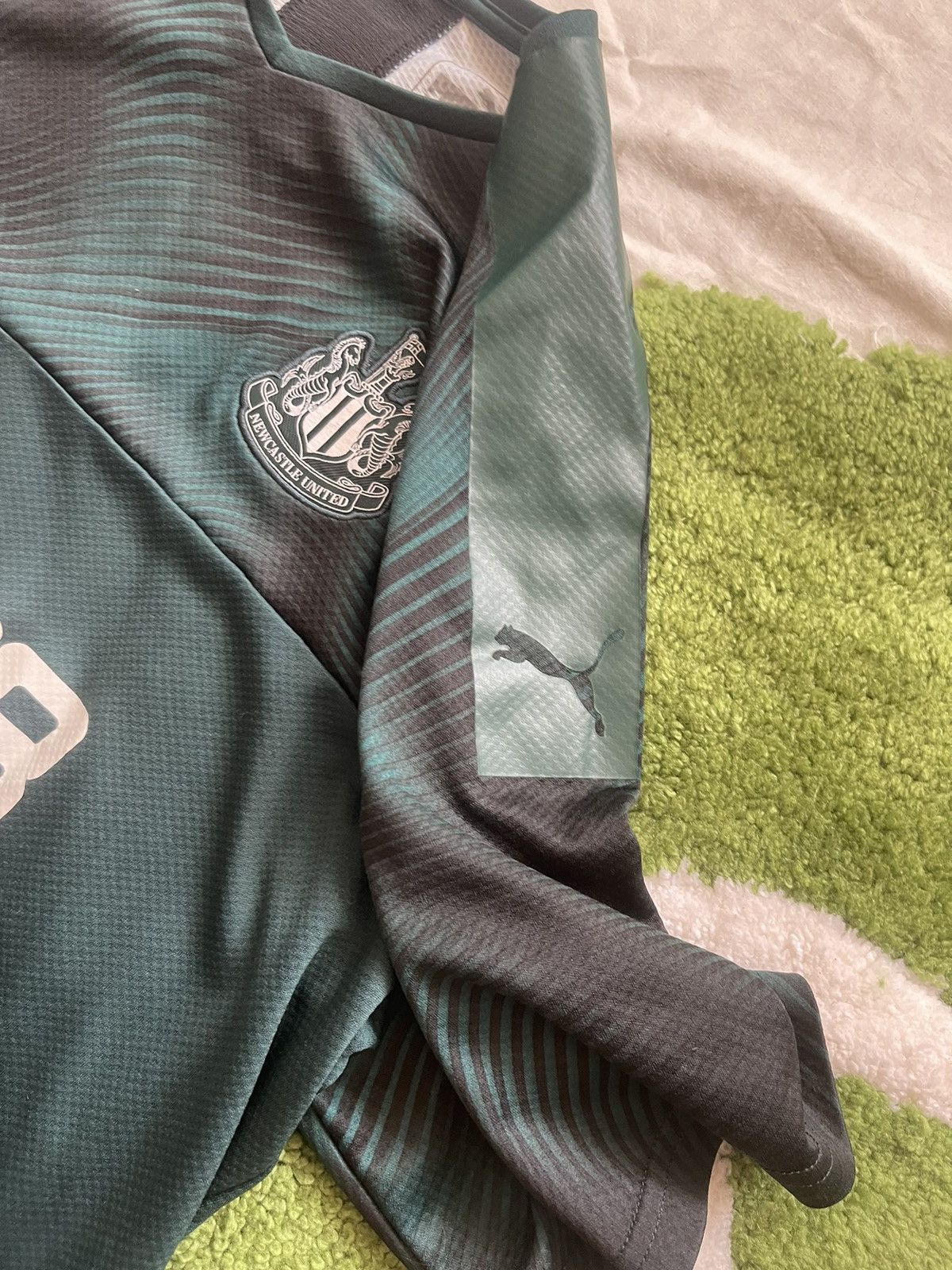 Puma Jersey Puma Newcastle 2019/20 Size US XL / EU 56 / 4 - 3 Thumbnail
