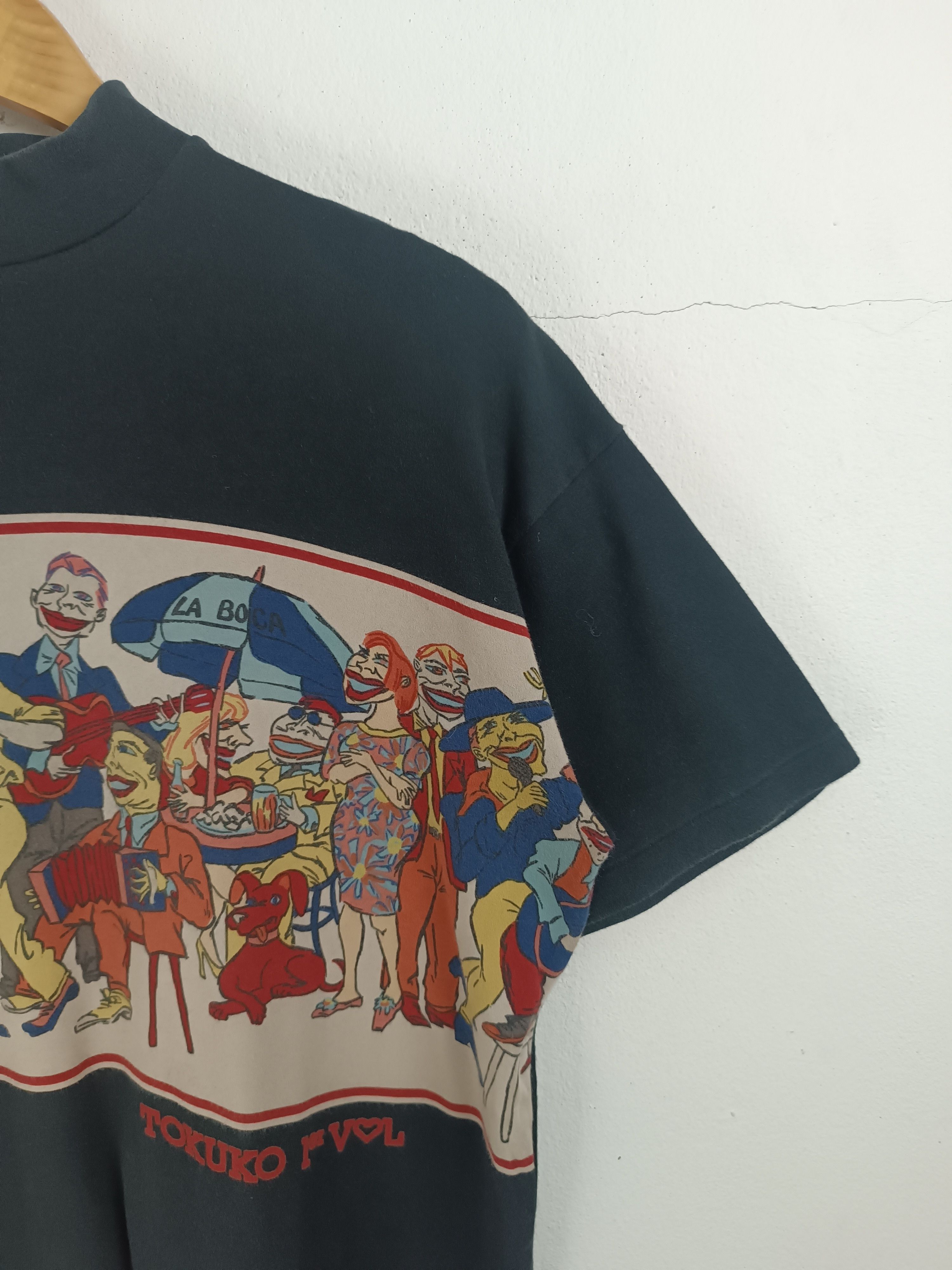 Japanese Brand VINTAGE 90'S TOKUKO IER VOL ART AOP RARE TEE PICASSO FRIDA Size US XL / EU 56 / 4 - 6 Thumbnail