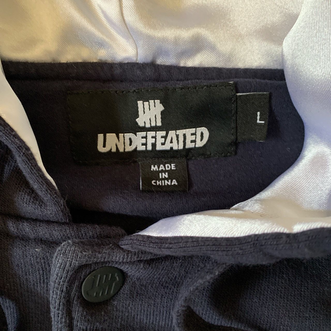 Undefeated RARE Undefeated Embroidered silk-lined hoodie jacket size L Size US L / EU 52-54 / 3 - 3 Thumbnail