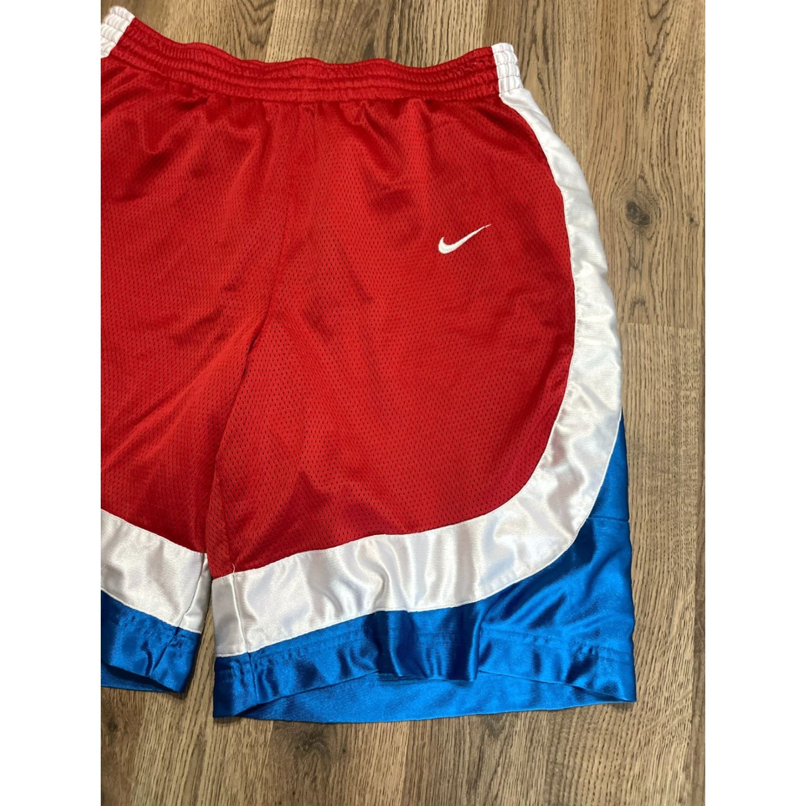Nike VINTAGE Nike Shorts, Women's XL, Red White Blue, Logo, Basketball Shorts, Nike Size 40" / US 18 - 3 Thumbnail