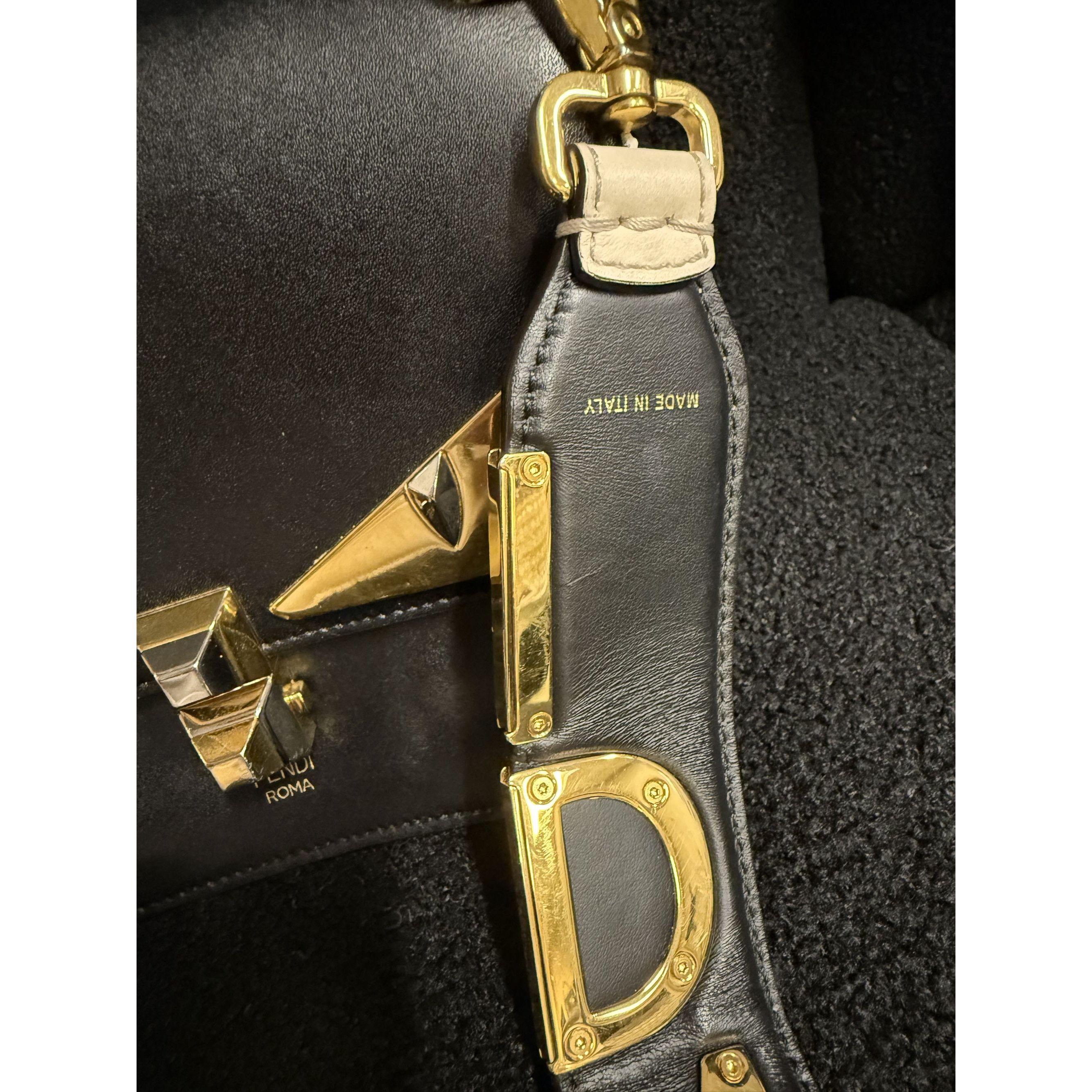 Fendi Fendi Roma Black & Gold Leather Shoulder Bag With Logo Strap Size ONE SIZE - 11 Thumbnail