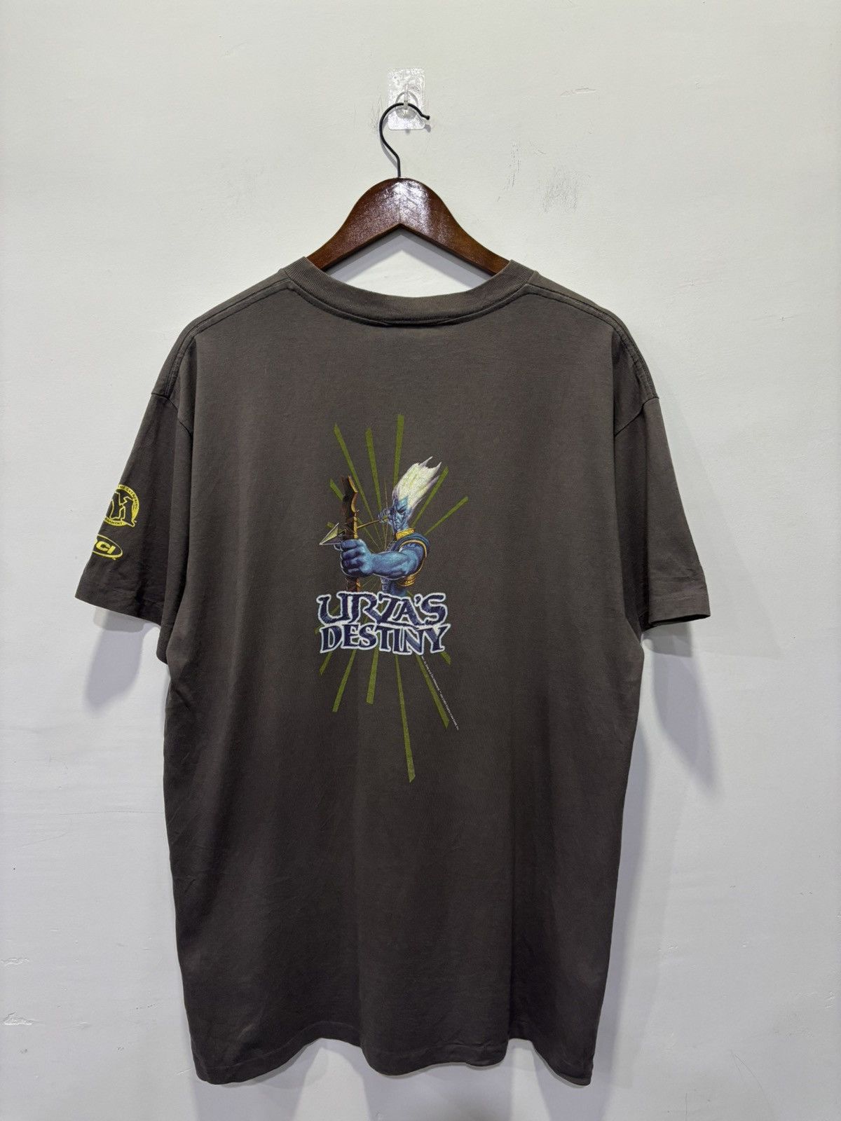 Vintage Vintage 90’s Magic The Gathering Urza Legacy Pre Release Tee Size US L / EU 52-54 / 3 - 1 Thumbnail