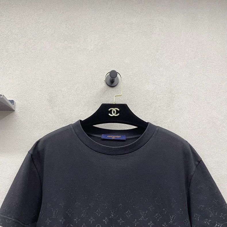 Louis Vuitton Louis Vuitton Full Logo Gradient Short Sleeve Size US S / EU 44-46 / 1 - 4 Thumbnail