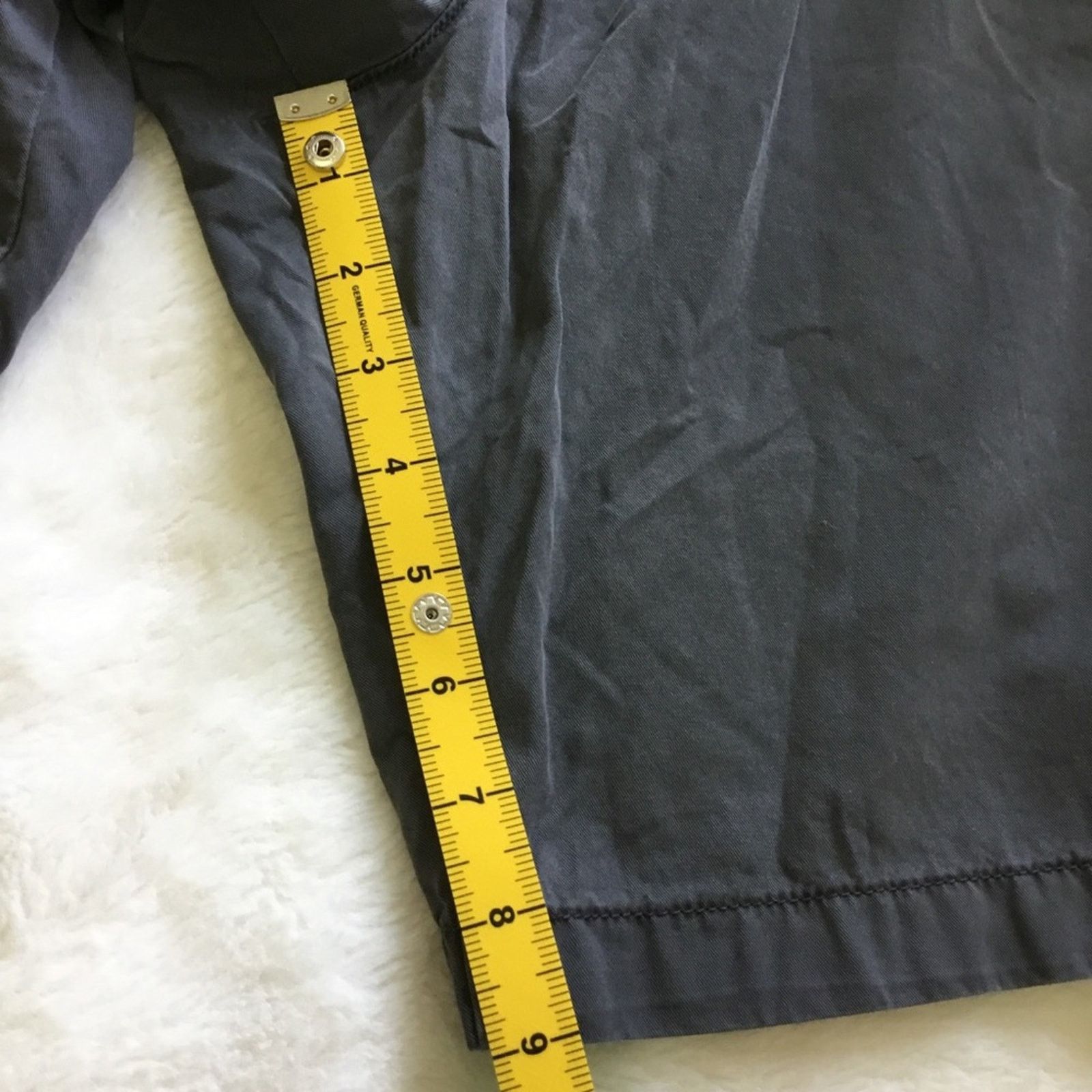 Uniqlo Uniqlo Men's Charcoal Gray Flat-Front Shorts Size US 28 / EU 44 - 8 Thumbnail