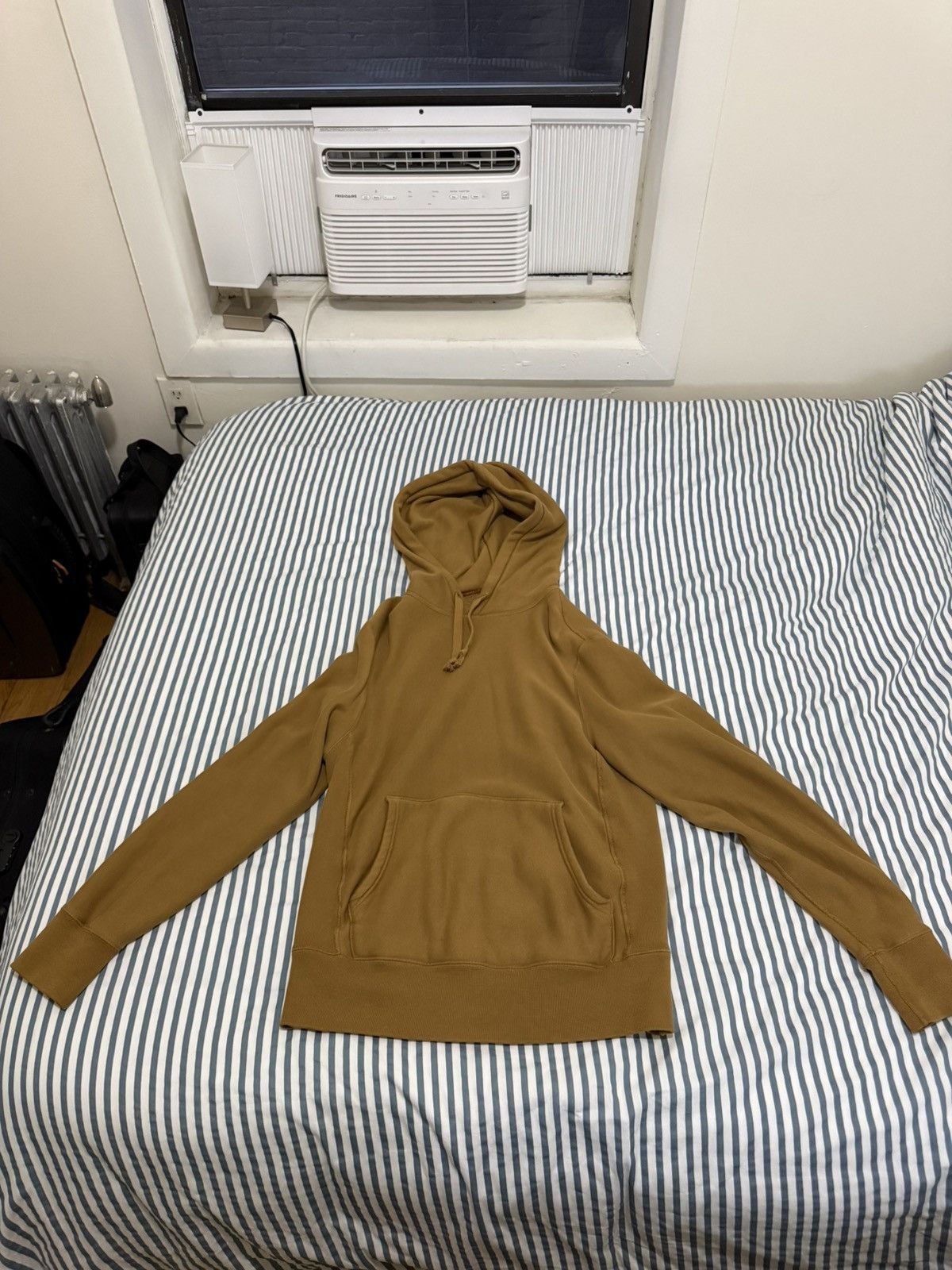 Todd Snyder Todd Snyder Men’s Hoodie Gold Size S Great Condition Size US S / EU 44-46 / 1 - 1 Thumbnail