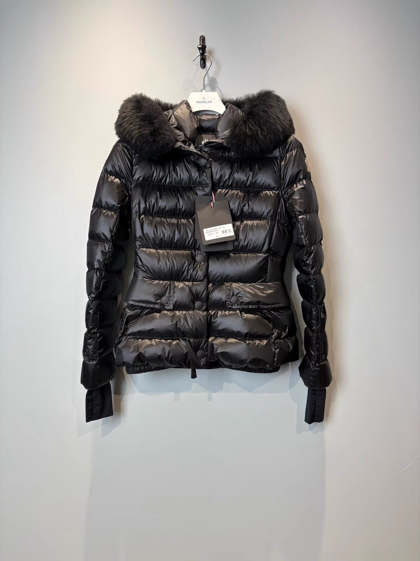 Moncler Moncler Armoniques 25FW Hooded Shearling Down Coat K36 Size M / US 6-8 / IT 42-44 - 1 Thumbnail