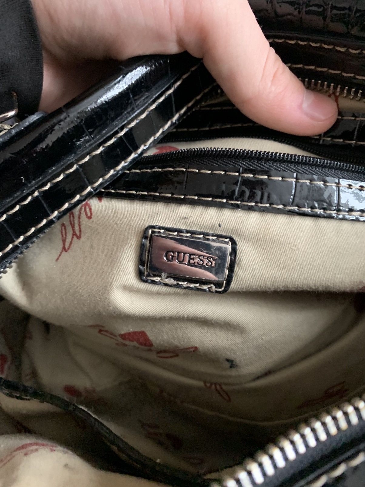 Guess 🔥HYPE VINTAGE GUESS Y2K ULTIMATE GLOSS HANDBAG Size ONE SIZE - 13 Thumbnail