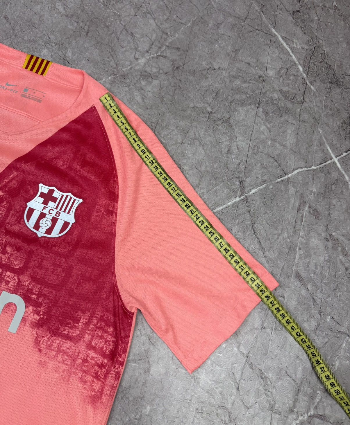 Nike Nike FC Barcelona 2018/2019 Jersey Size M Size US M / EU 48-50 / 2 - 16 Thumbnail