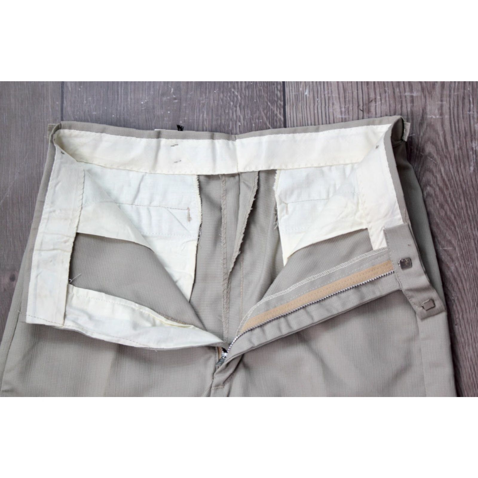 Vintage VINTAGE McCampbell Men's VTG 1960s NOS Light Grey Slack Shorts Sz 26.5 60s Shorts Mens Gray Cotton 1960s McCampbell Size US 27 - 8 Thumbnail