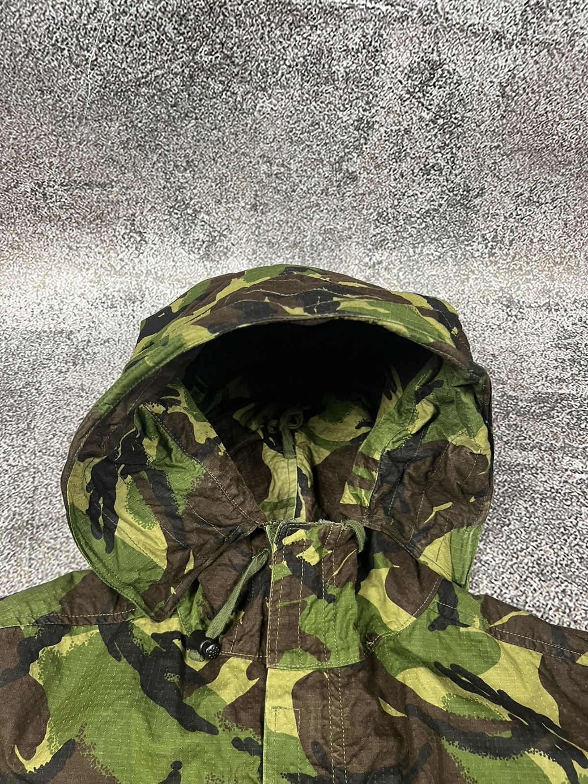 Vintage British Army Jacket Smock Windproof DPM Woodland military Size US XL / EU 56 / 4 - 15 Thumbnail