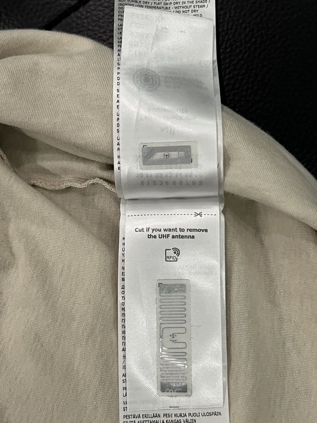 Maison Margiela Maison Margiela SS26 Graffiti Logo T-Shirt Size US XL / EU 56 / 4 - 14 Thumbnail