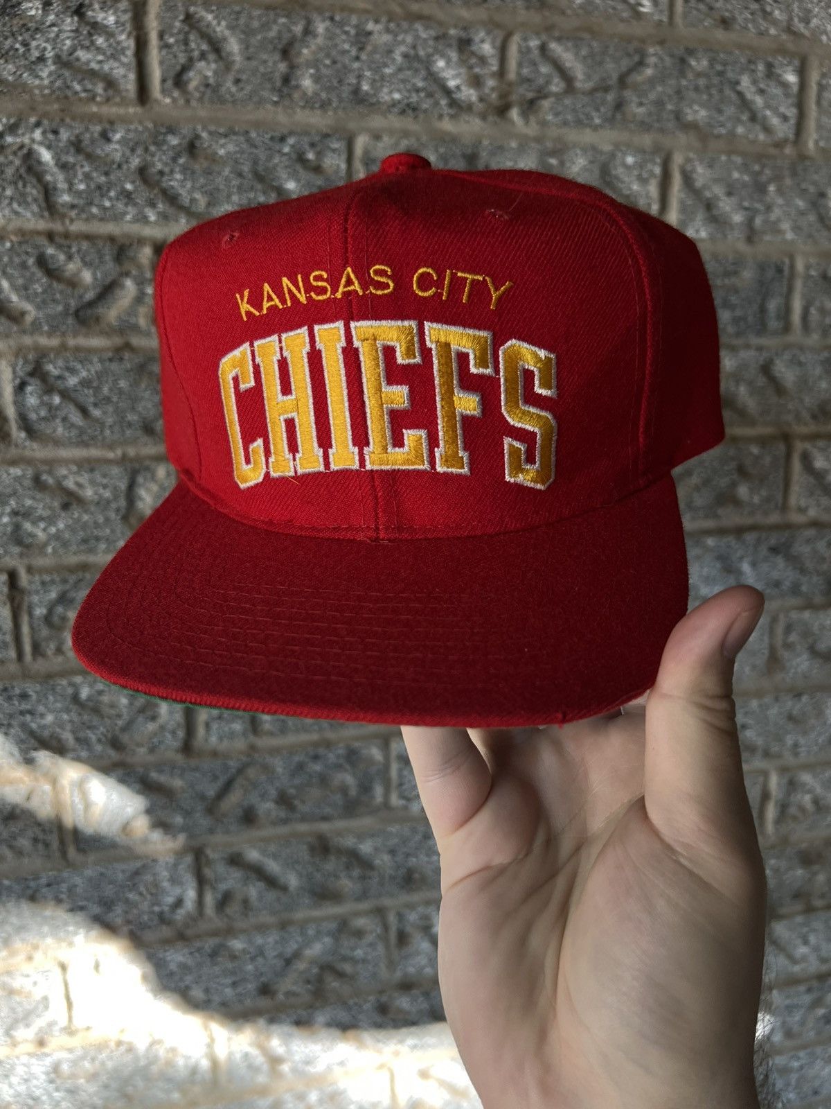 Sports Specialties Vintage 90’s Kansas City Chiefs Starter NFL SnapBack Hat Size ONE SIZE - 1 Thumbnail