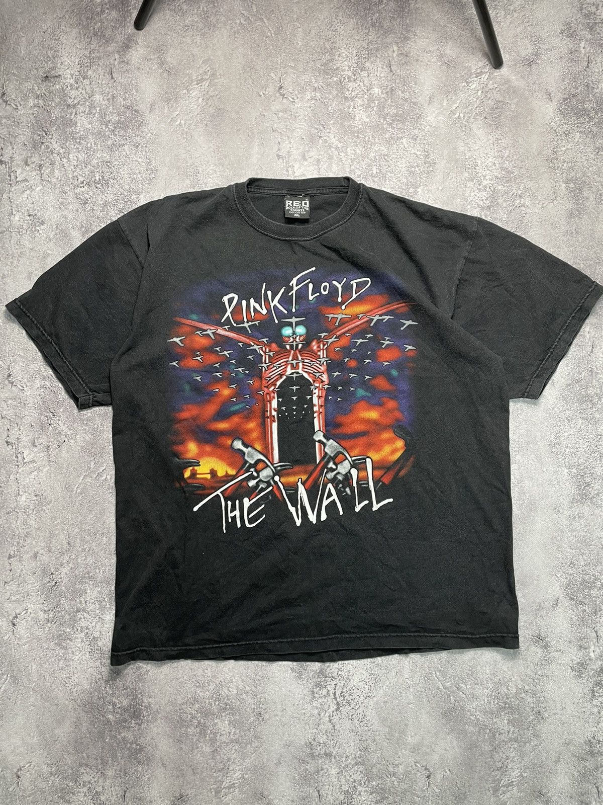 Pink Floyd OG Archive Vtg Y2K Pink Floyd The Wall Tee Shirt XL Size US XL / EU 56 / 4 - 2 Thumbnail