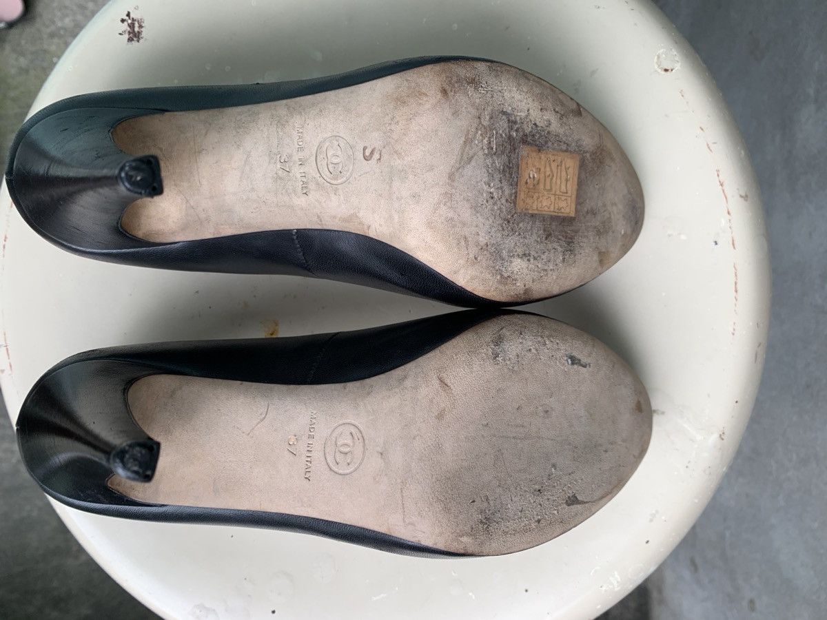 Chanel CC Patent Toe Pumps Size US 7 / IT 37 - 8 Thumbnail