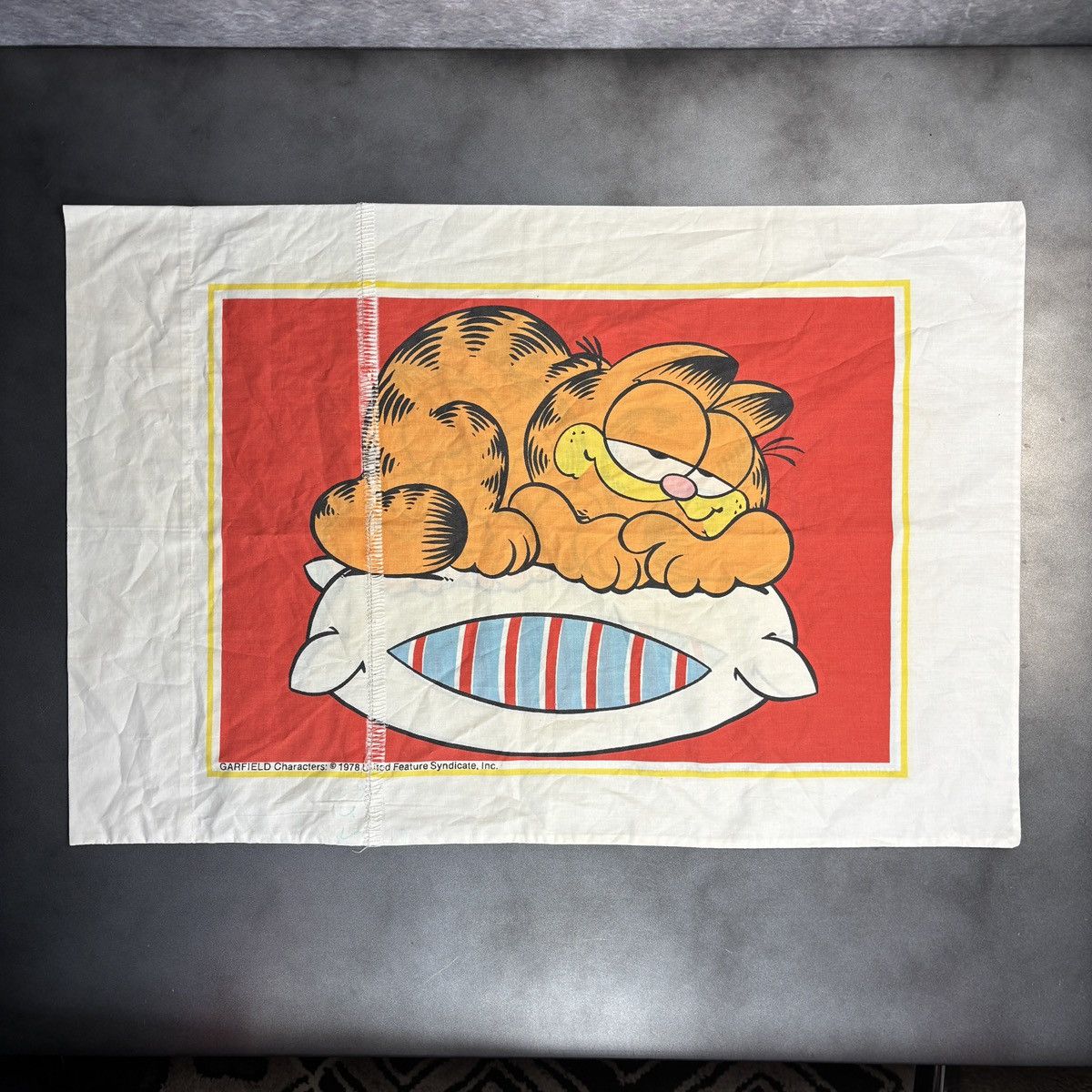 Vintage 1970s Garfield Pillow Case Vintage Bedding Bed Sheet Linens Size ONE SIZE - 2 Thumbnail