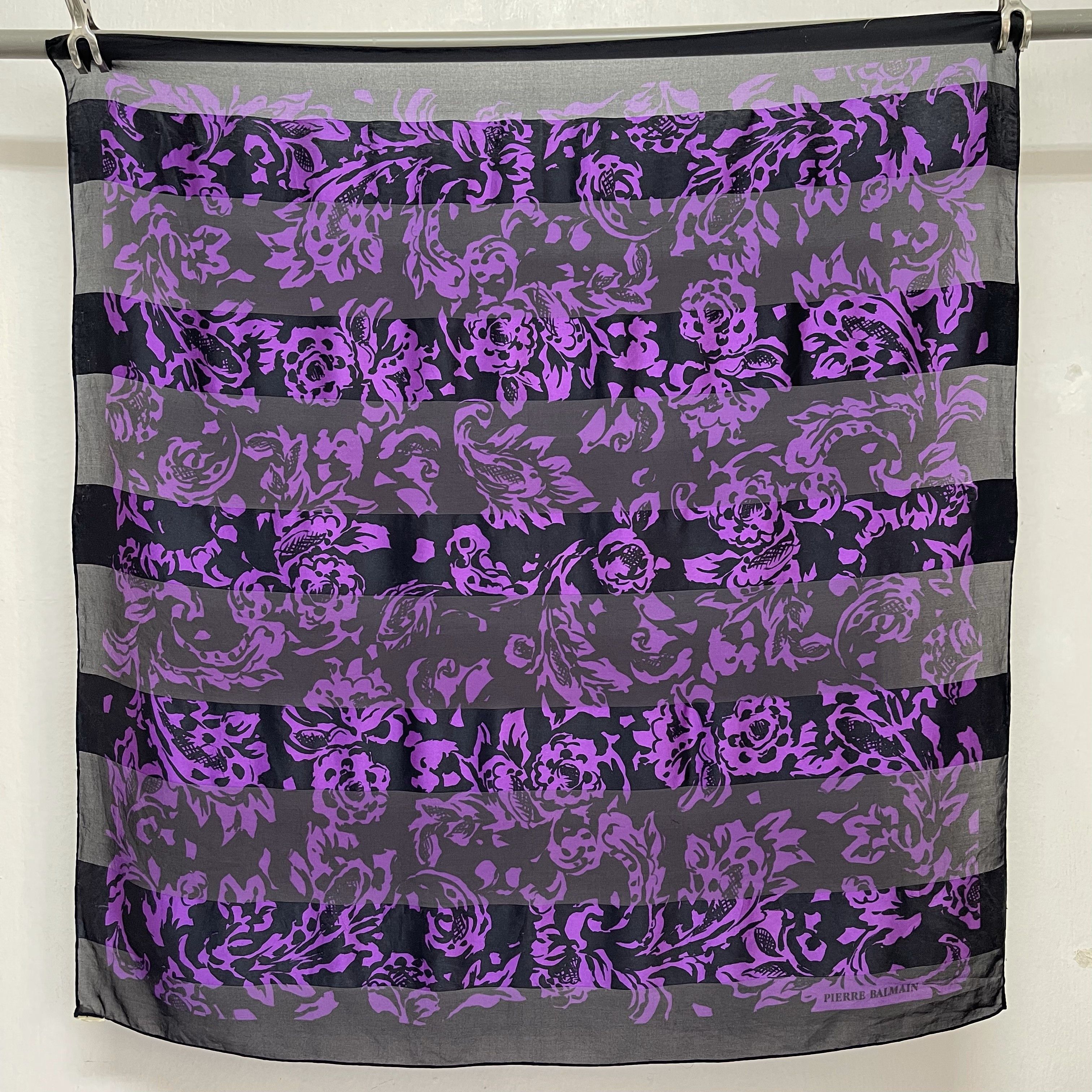 Pierre Balmain Vintage Pierre Balmain Silk Scarf - S7005 Size ONE SIZE - 4 Thumbnail