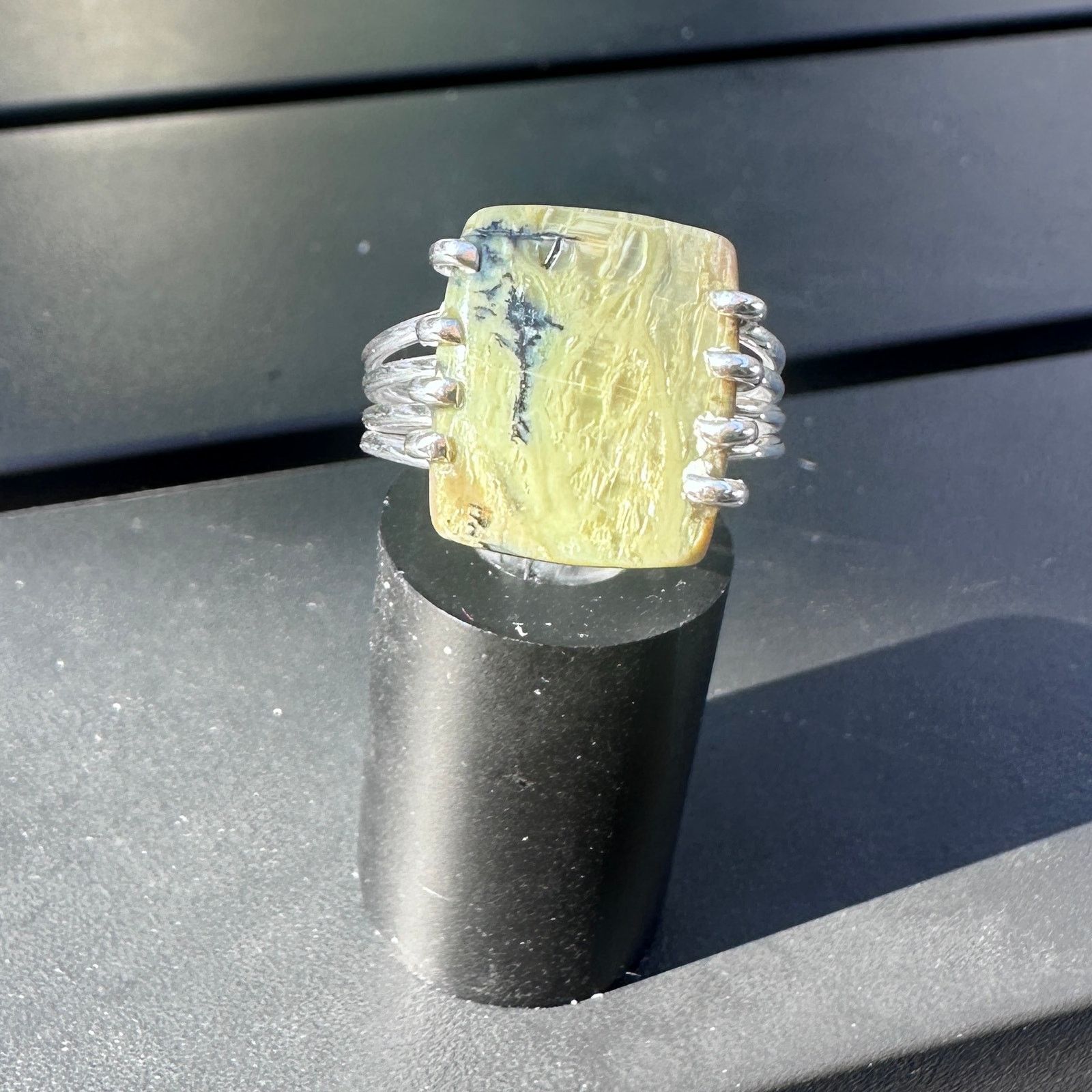 The Unbranded Brand Tanzania Imperial Opal Sterling Silver Ring Size ONE SIZE - 1 Thumbnail
