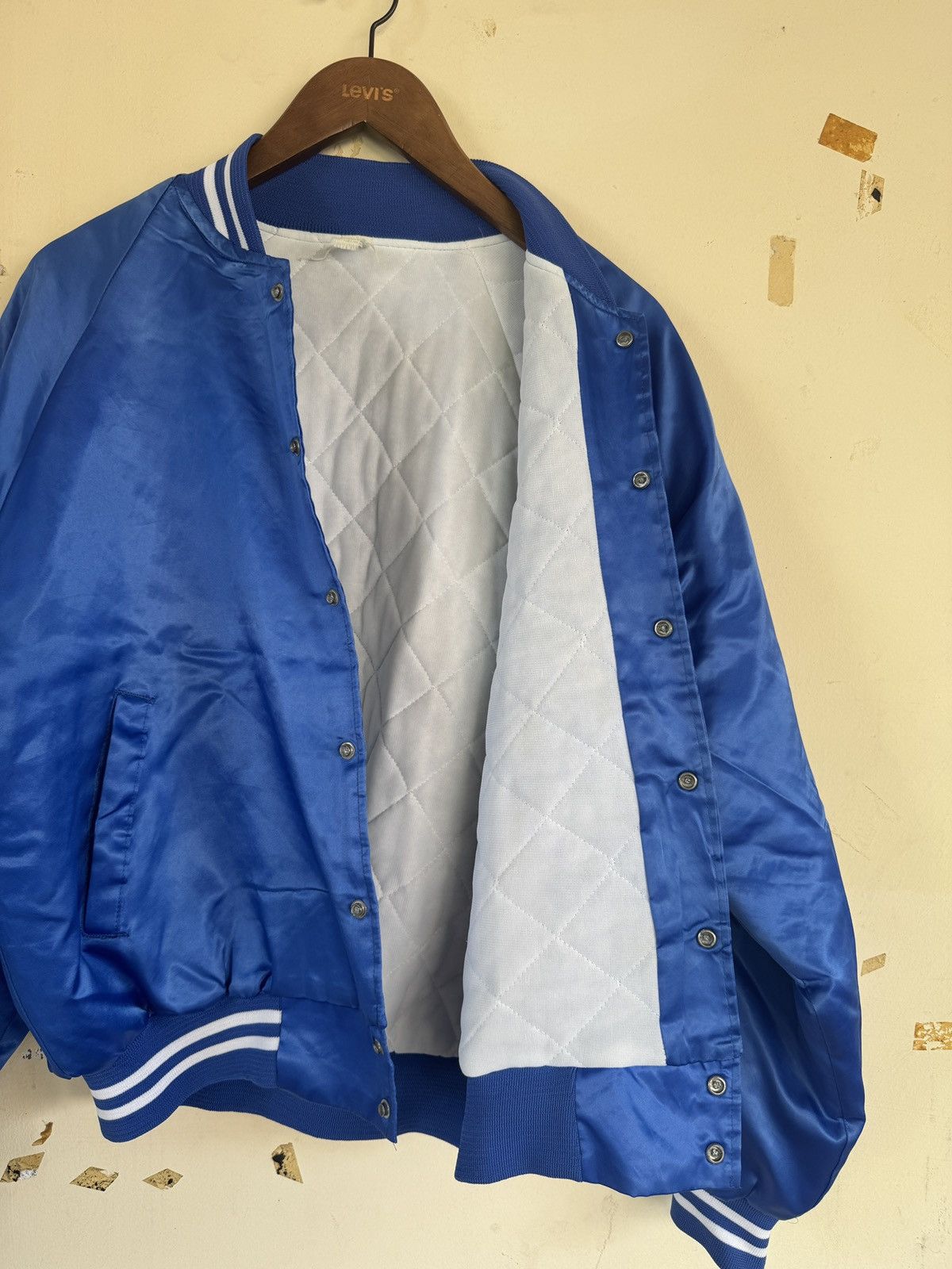 Other *RARE* 80s 90s WORLD GYM BOMBER JACKET BODYBUILDING Size US XL / EU 56 / 4 - 6 Thumbnail
