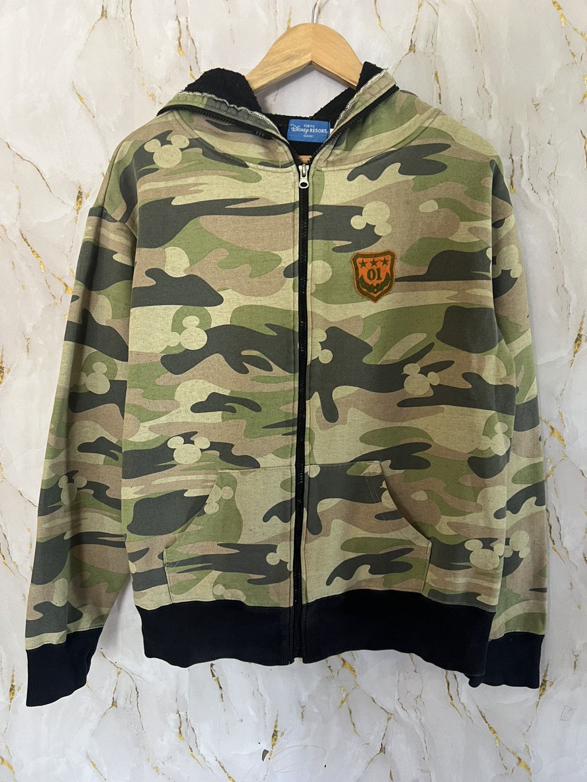 Disney TOKYO DISNEY CAMO HOODIE Size US L / EU 52-54 / 3 - 1 Thumbnail