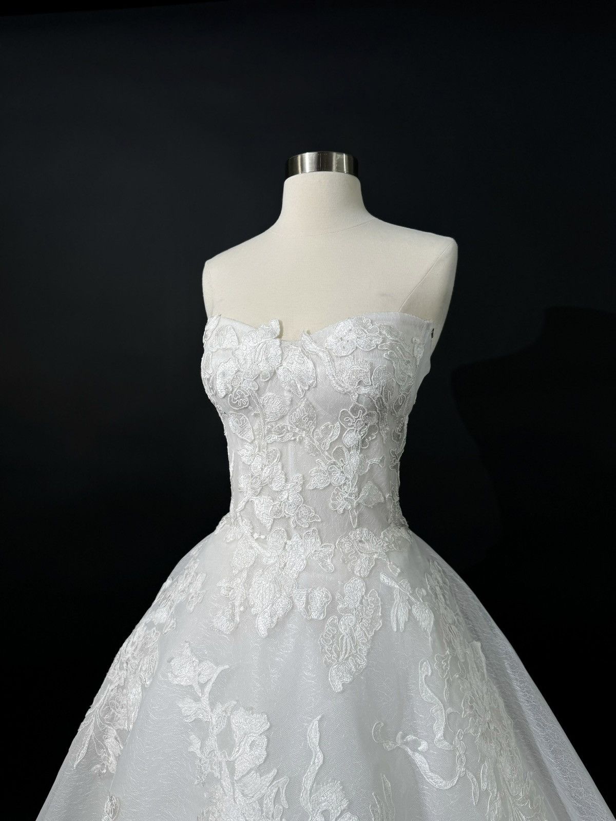 Other US 8 Anna Augusta Embroidery lace Custom Bridal Gown Size M / US 6-8 / IT 42-44 - 3 Thumbnail