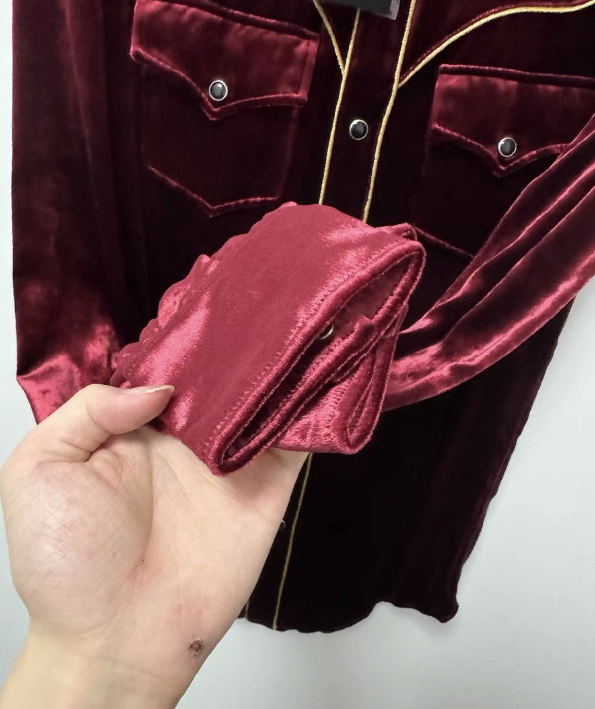 Saint Laurent Paris Saint Laurent (SLP) 16FW Palace Gold Thread Red Velvet Shirt Size US S / EU 44-46 / 1 - 4 Thumbnail