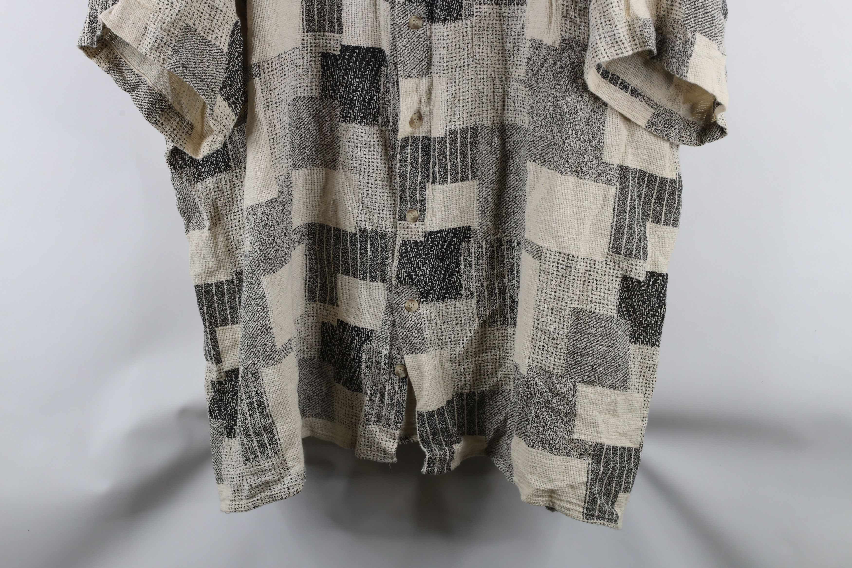 Vintage Vintage 90s Streetwear Weave Short Sleeve Button Shirt Size US XXL / EU 58 / 5 - 3 Thumbnail