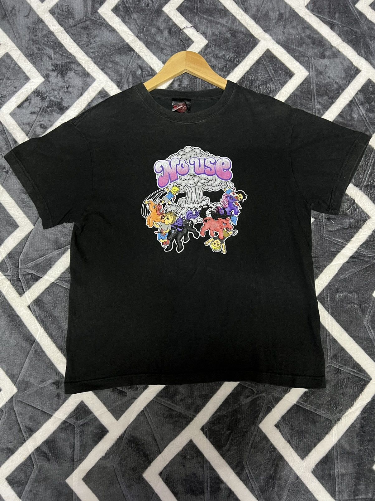 Band Tees No use for a name tee Size US M / EU 48-50 / 2 - 1 Thumbnail