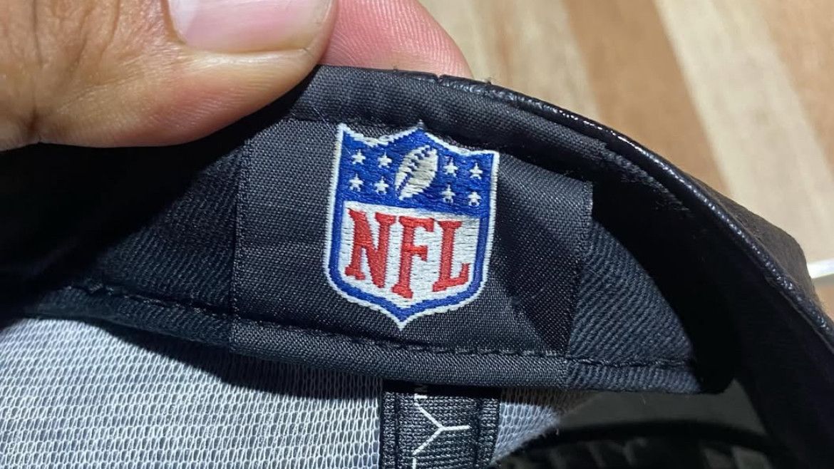New Era 2000s Raiders x NFL New Era Leather Snapback Hat Size ONE SIZE - 14 Thumbnail